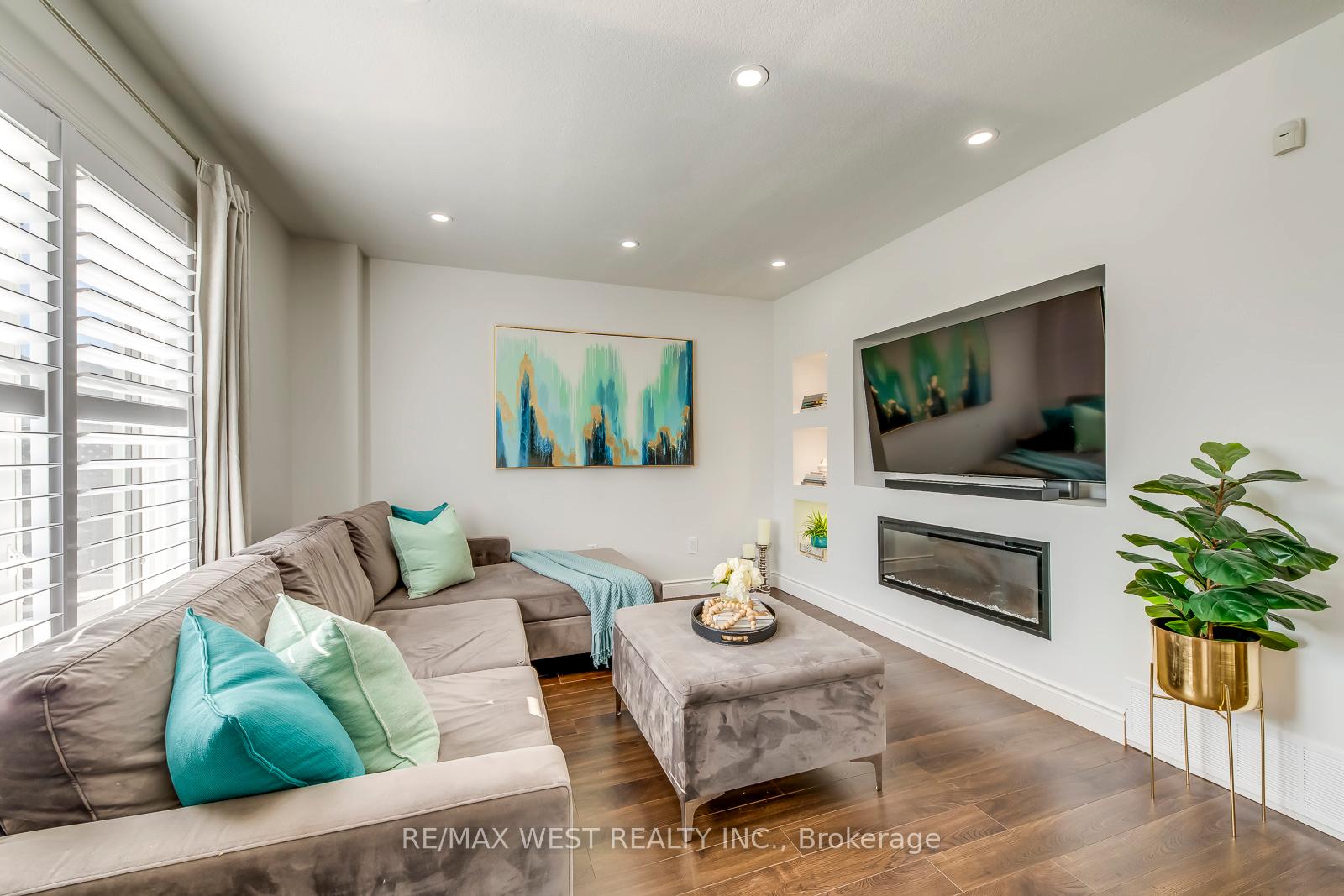 Photo 5 of 39 Gowland Drive, Hamilton, Binbrook — HOMEH