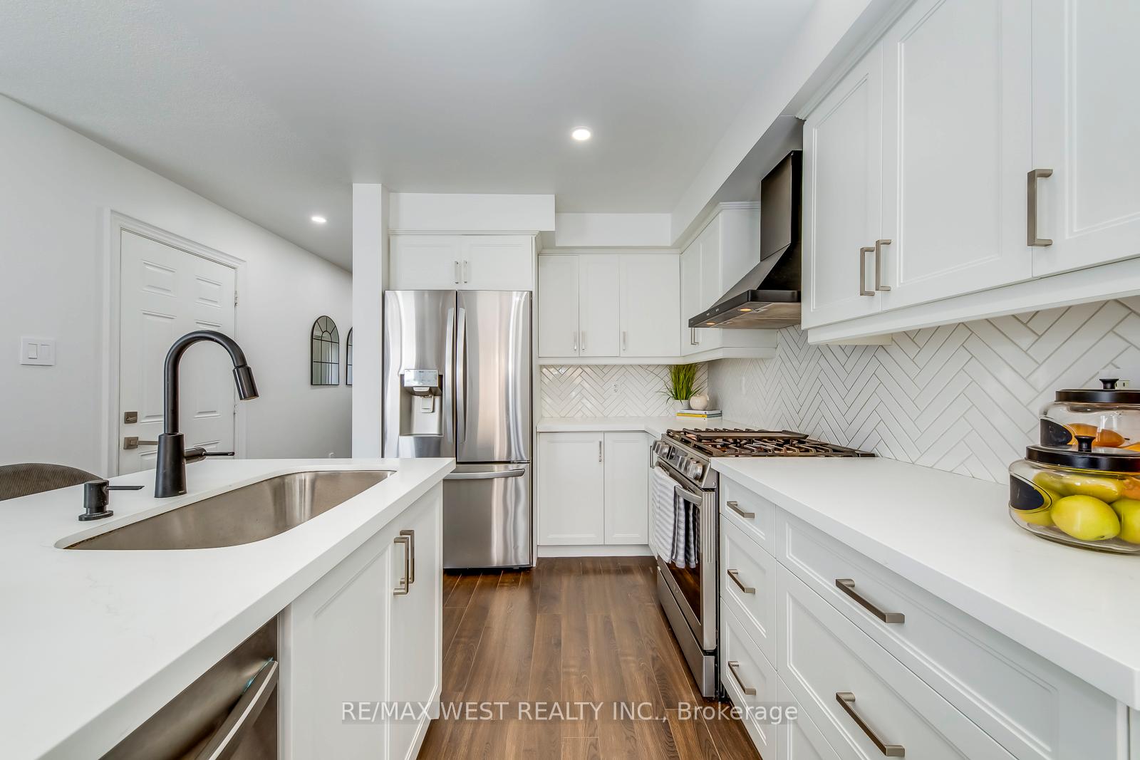 Photo 14 of 39 Gowland Drive, Hamilton, Binbrook — HOMEH