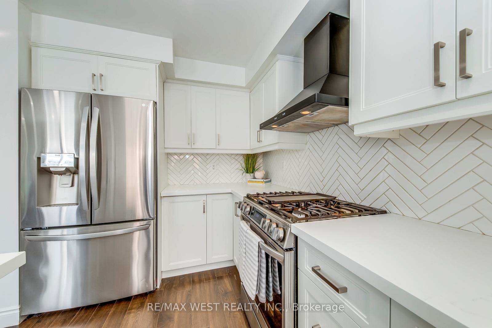 Photo 9 of 39 Gowland Drive, Hamilton, Binbrook — HOMEH