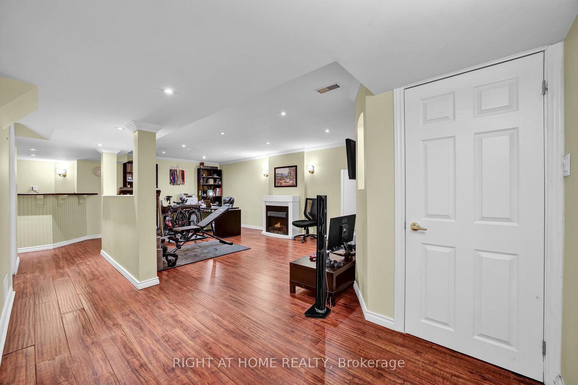Photo 28 of 58 Starr Crescent, Aurora, Bayview Northeast — HOMEH