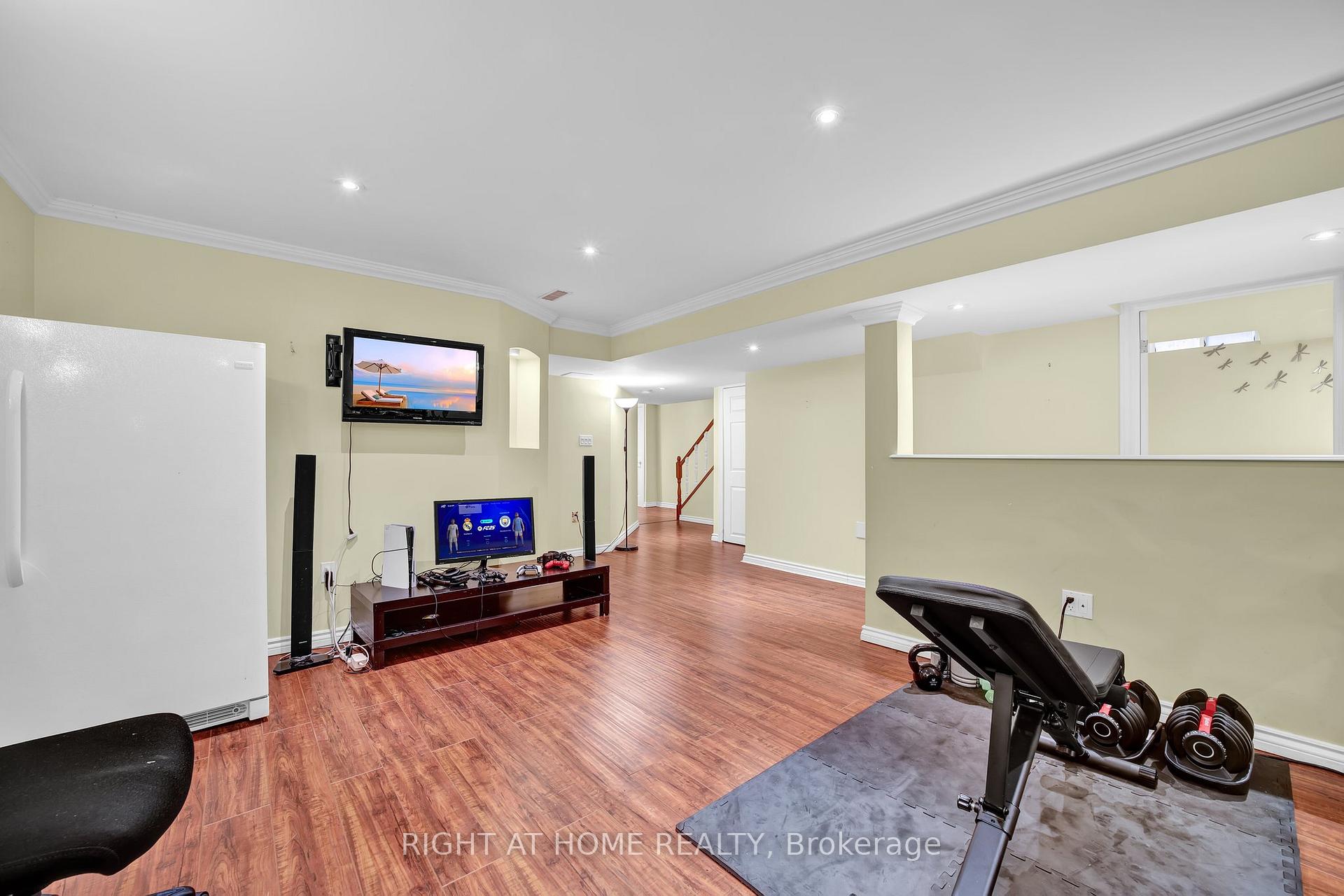 Photo 30 of 58 Starr Crescent, Aurora, Bayview Northeast — HOMEH