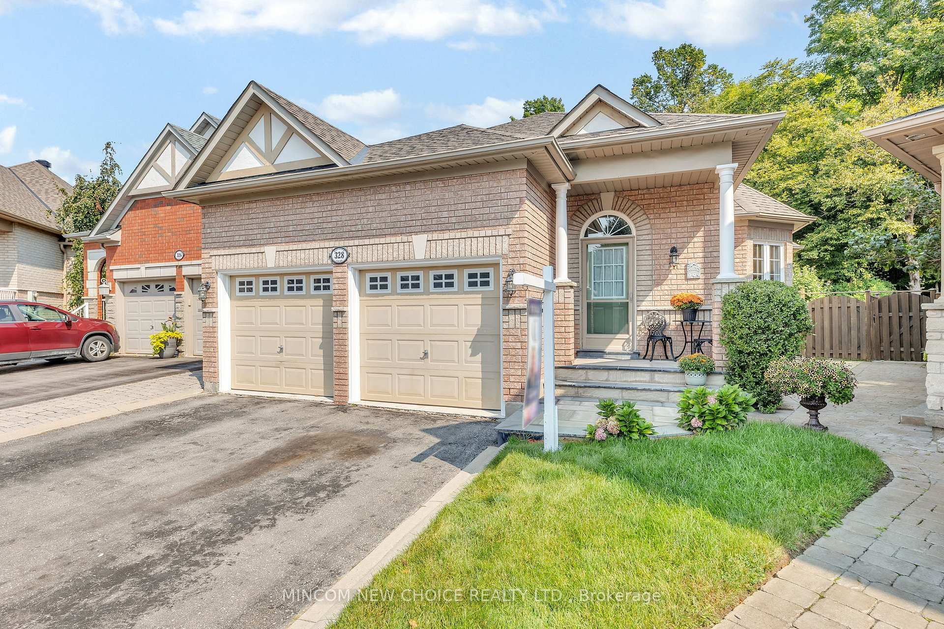 Photo 1 of 328 Mapleview Court, Pickering, Rouge Park — HOMEH