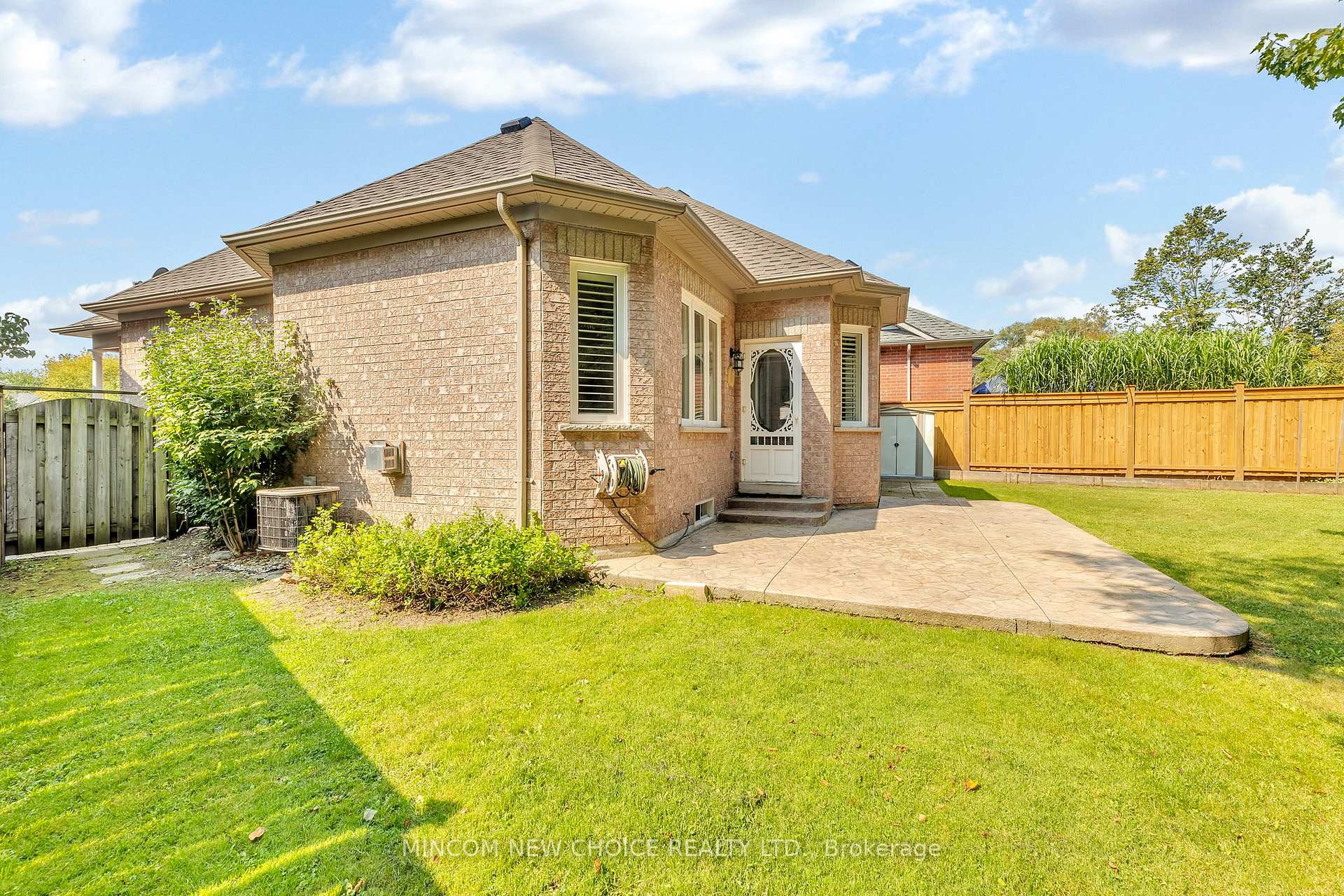 Photo 14 of 328 Mapleview Court, Pickering, Rouge Park — HOMEH