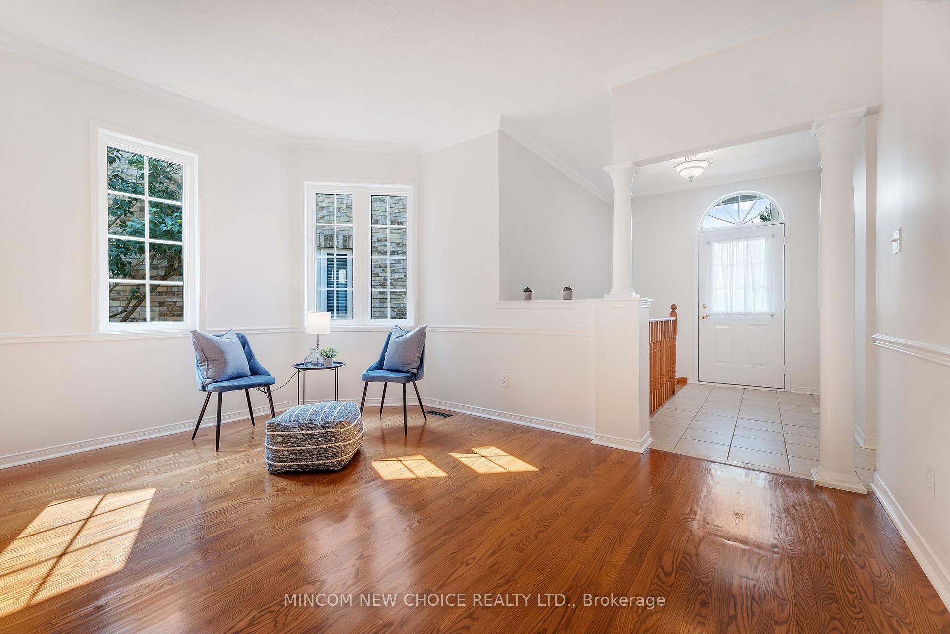 Photo 3 of 328 Mapleview Court, Pickering, Rouge Park — HOMEH