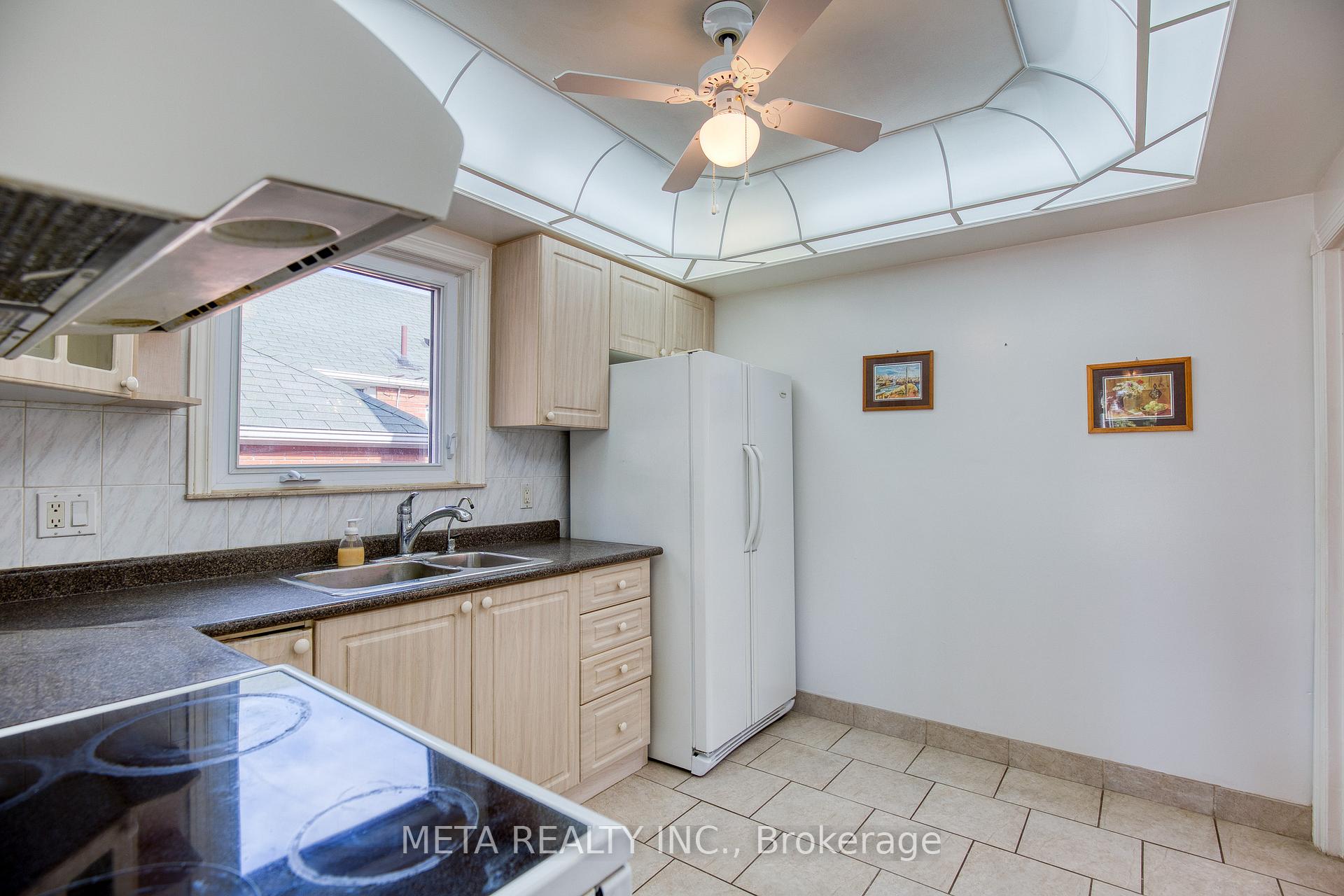 Photo 4 of 27 Glen Gannon Drive, Toronto, O'Connor-Parkview — HOMEH