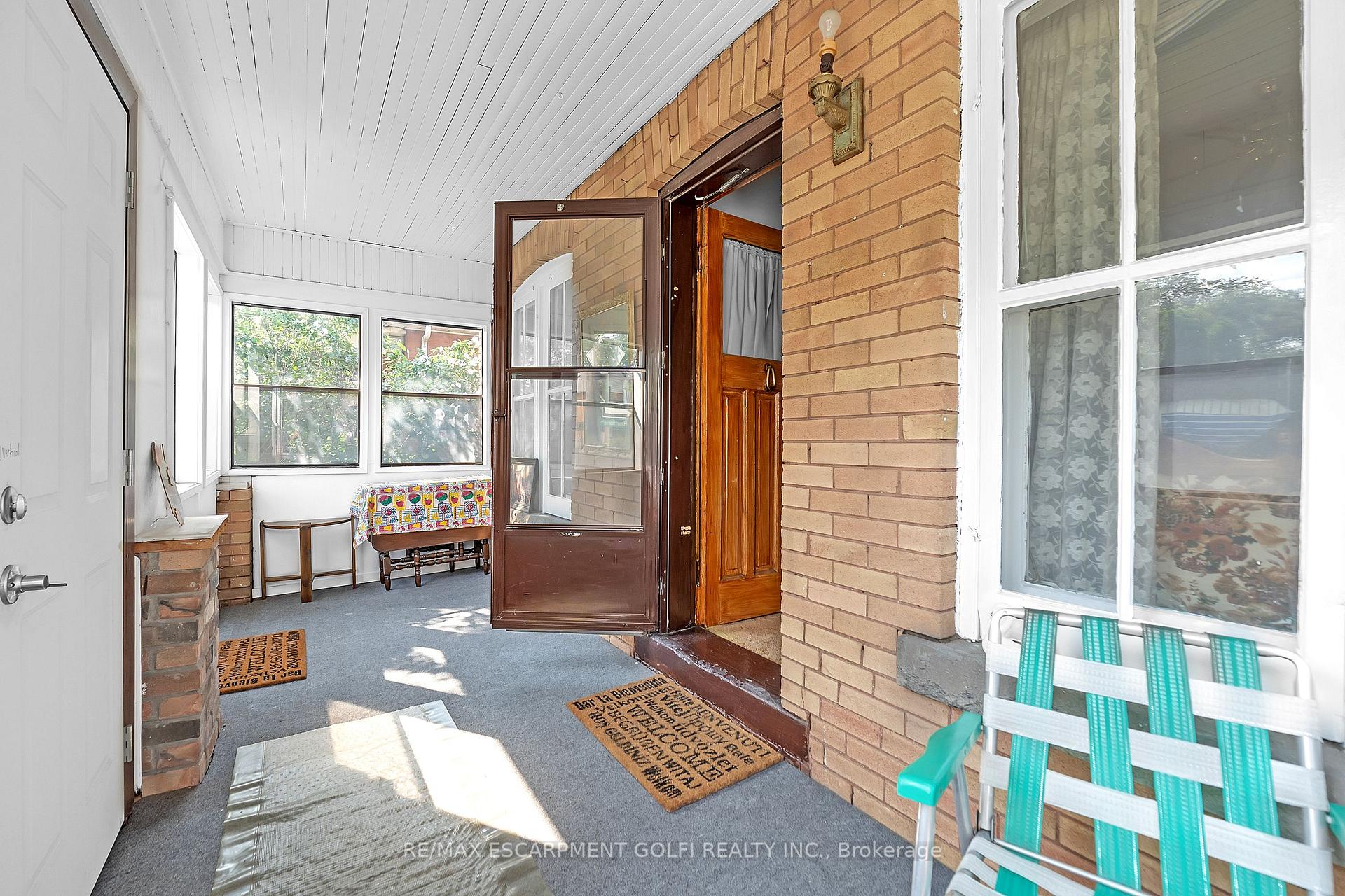 Photo 14 of 560 Aberdeen Avenue, Hamilton, Kirkendall — HOMEH