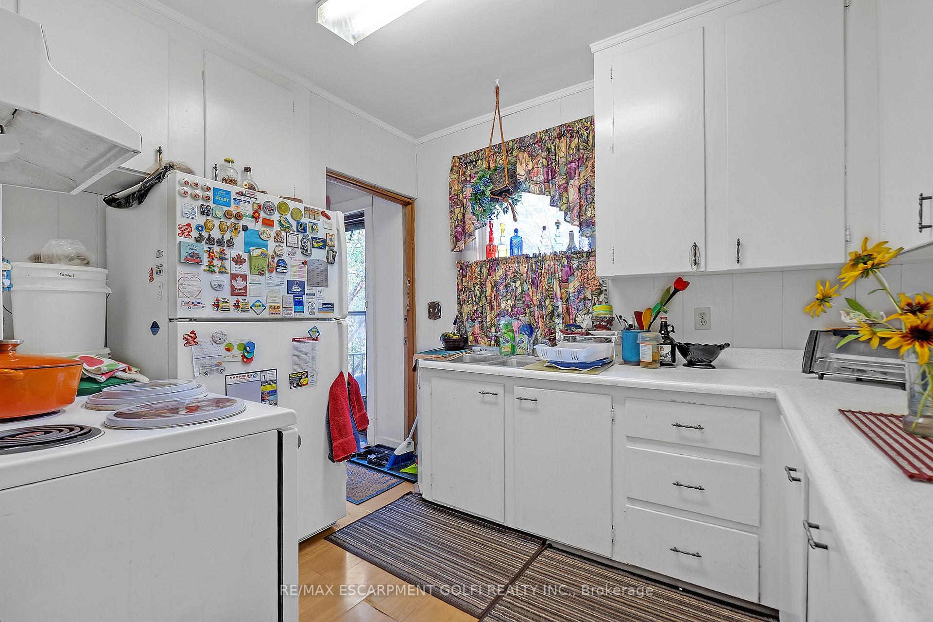 Photo 7 of 560 Aberdeen Avenue, Hamilton, Kirkendall — HOMEH