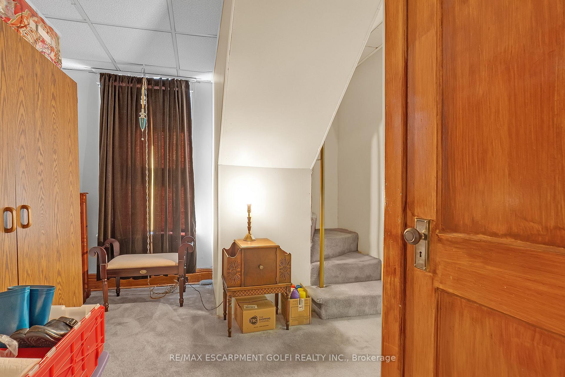 Photo 23 of 560 Aberdeen Avenue, Hamilton, Kirkendall — HOMEH