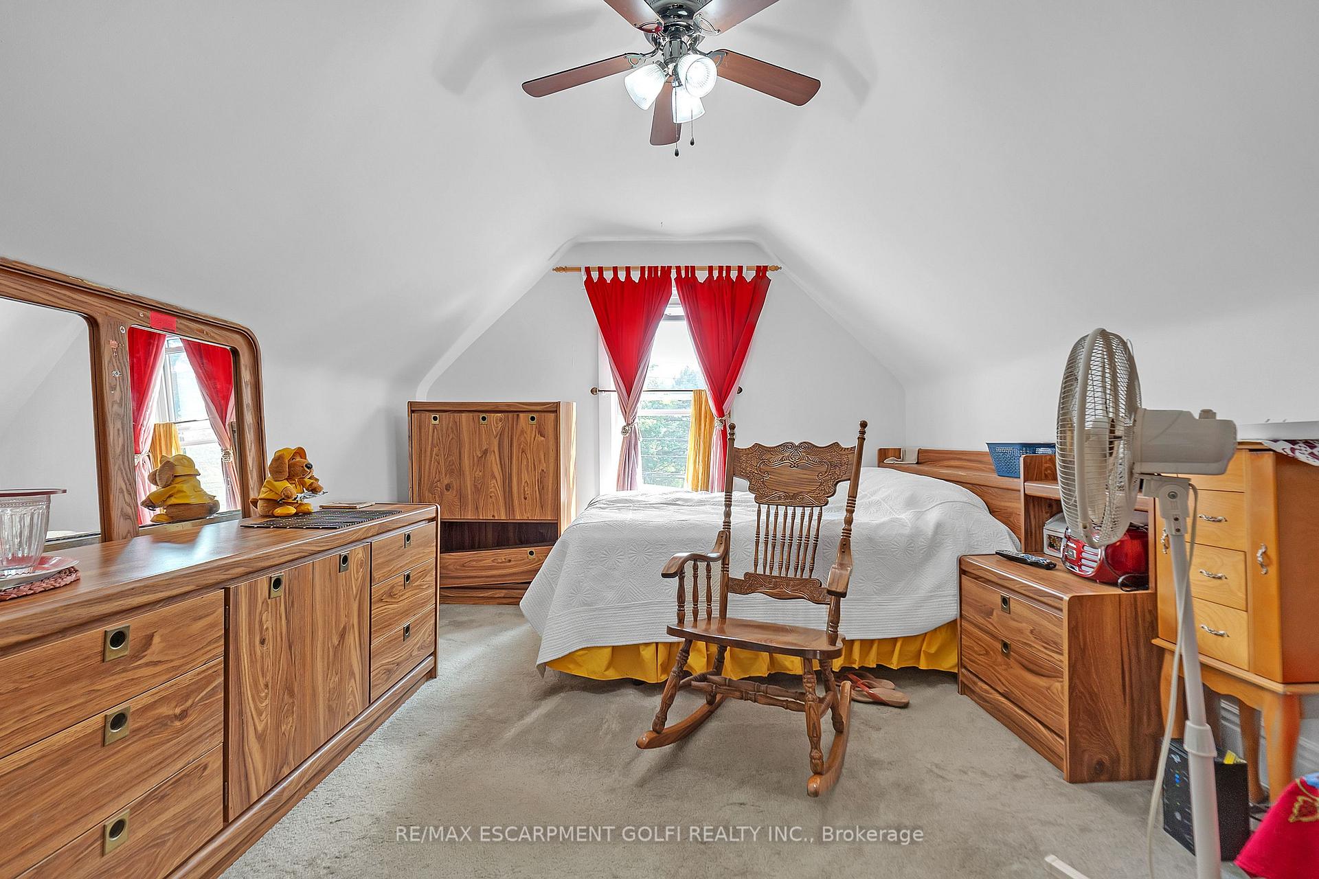 Photo 10 of 560 Aberdeen Avenue, Hamilton, Kirkendall — HOMEH