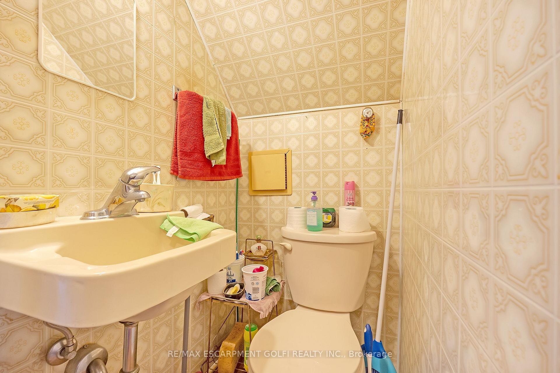Photo 26 of 560 Aberdeen Avenue, Hamilton, Kirkendall — HOMEH