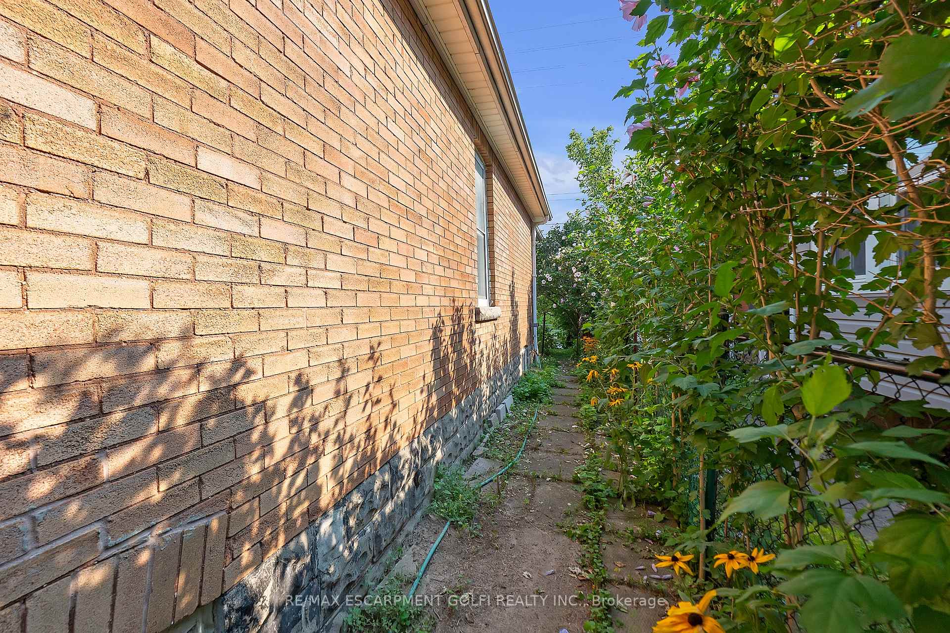 Photo 24 of 560 Aberdeen Avenue, Hamilton, Kirkendall — HOMEH