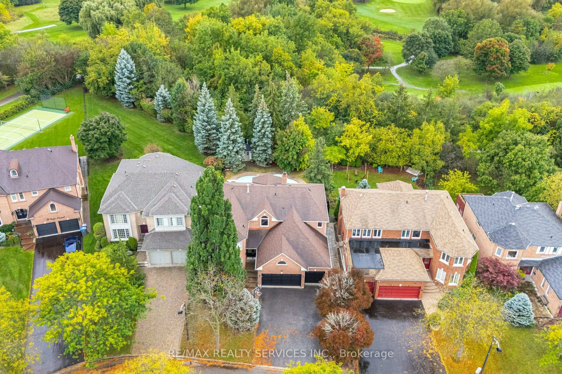 Photo 2 of 34 Casper Crescent, Brampton, Fletcher's Creek South — HOMEH
