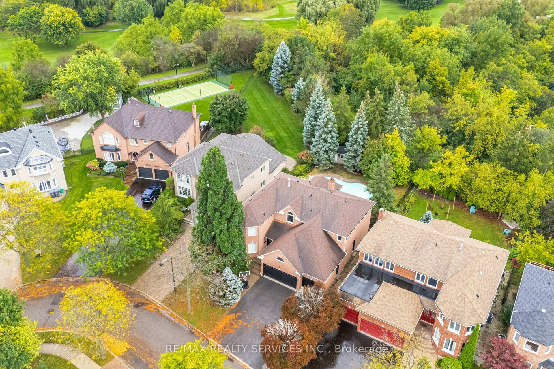 Photo 6 of 34 Casper Crescent, Brampton, Fletcher's Creek South — HOMEH
