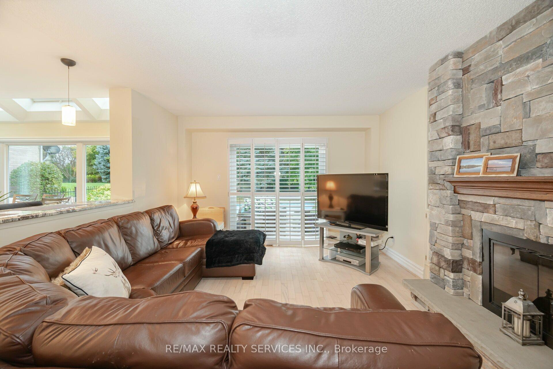 Photo 31 of 34 Casper Crescent, Brampton, Fletcher's Creek South — HOMEH