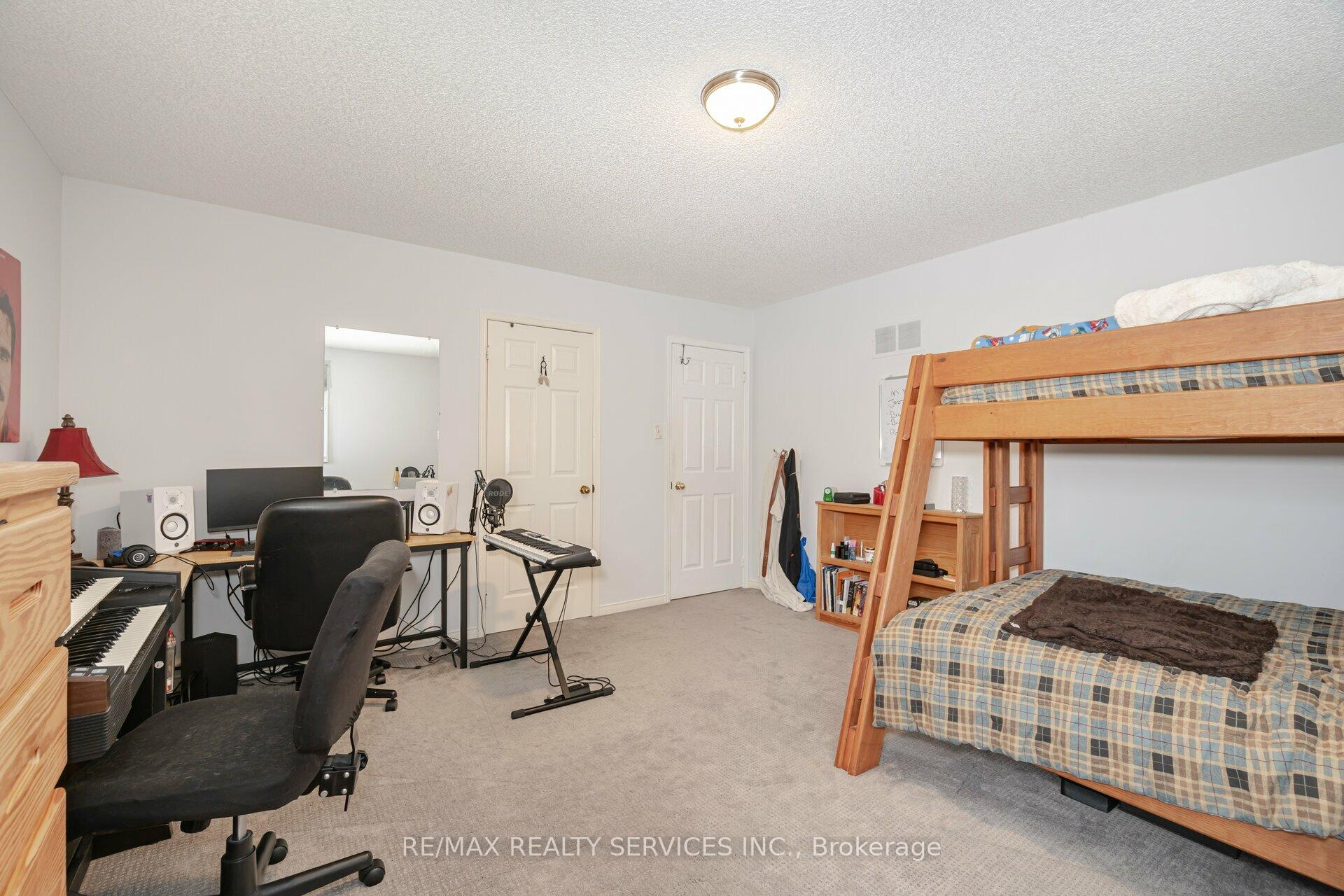 Photo 28 of 34 Casper Crescent, Brampton, Fletcher's Creek South — HOMEH
