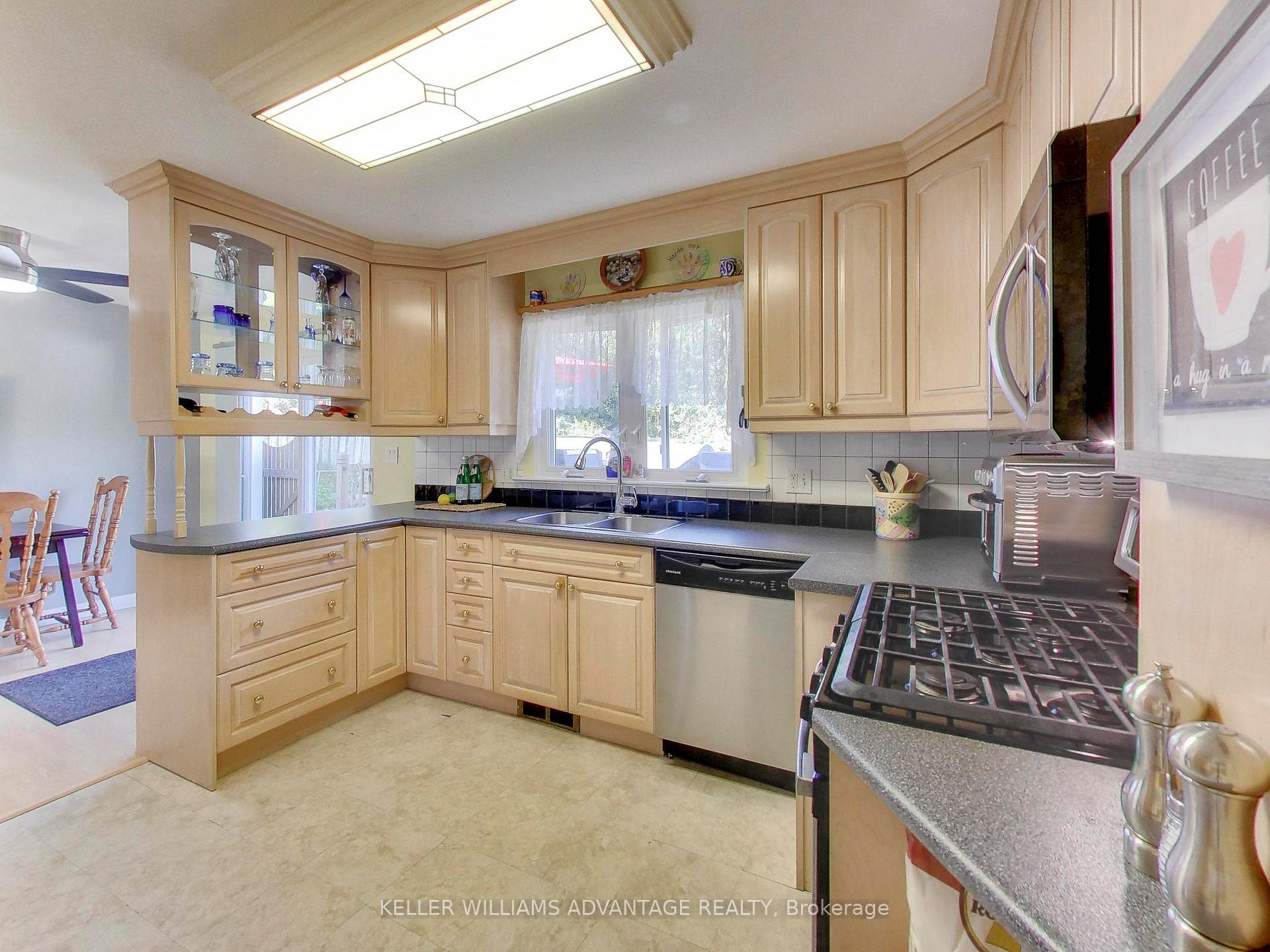 Photo 11 of 546 Sheppard Avenue, Pickering, Woodlands — HOMEH