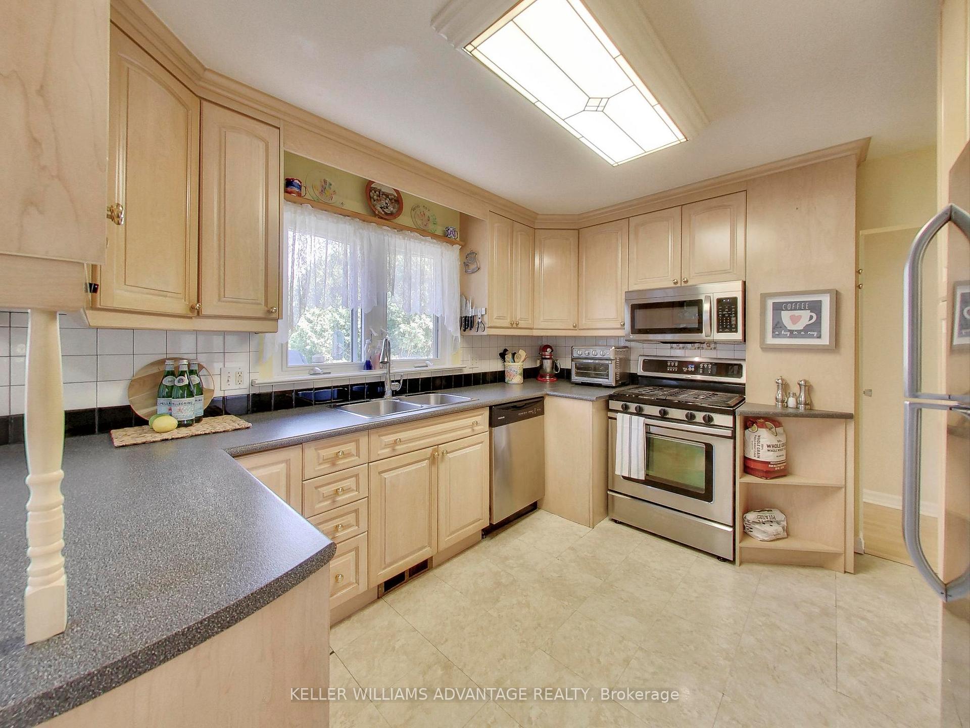Photo 12 of 546 Sheppard Avenue, Pickering, Woodlands — HOMEH