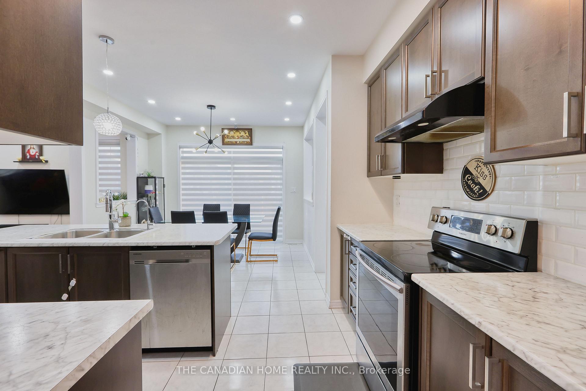 Photo 3 of 60 Fleming Crescent, Haldimand — HOMEH