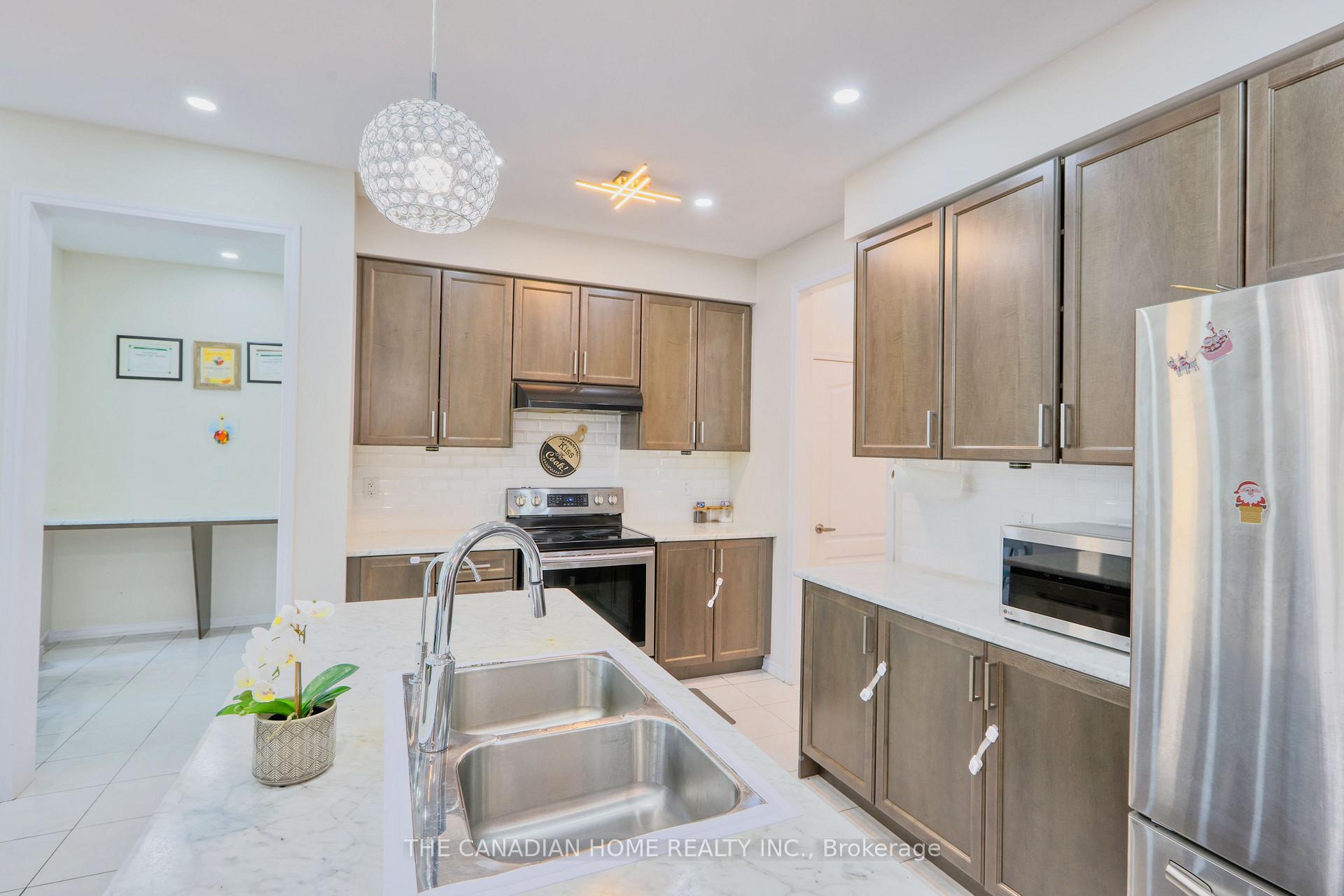 Photo 7 of 60 Fleming Crescent, Haldimand — HOMEH