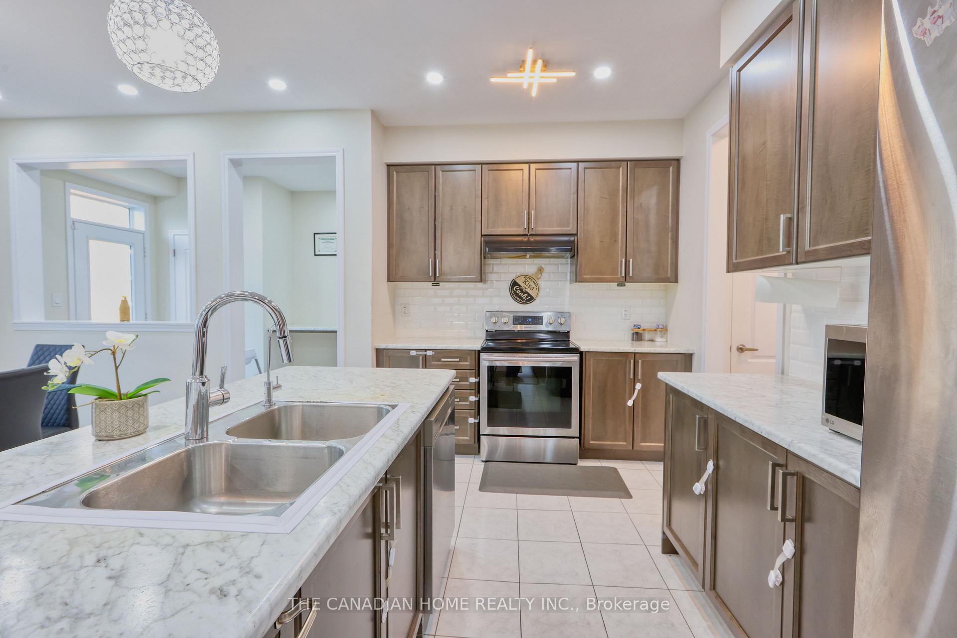 Photo 11 of 60 Fleming Crescent, Haldimand — HOMEH