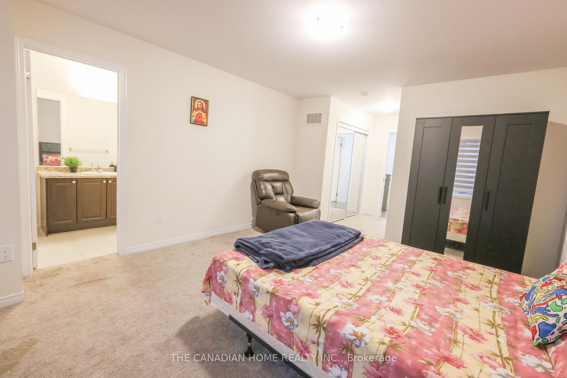 Photo 23 of 60 Fleming Crescent, Haldimand — HOMEH