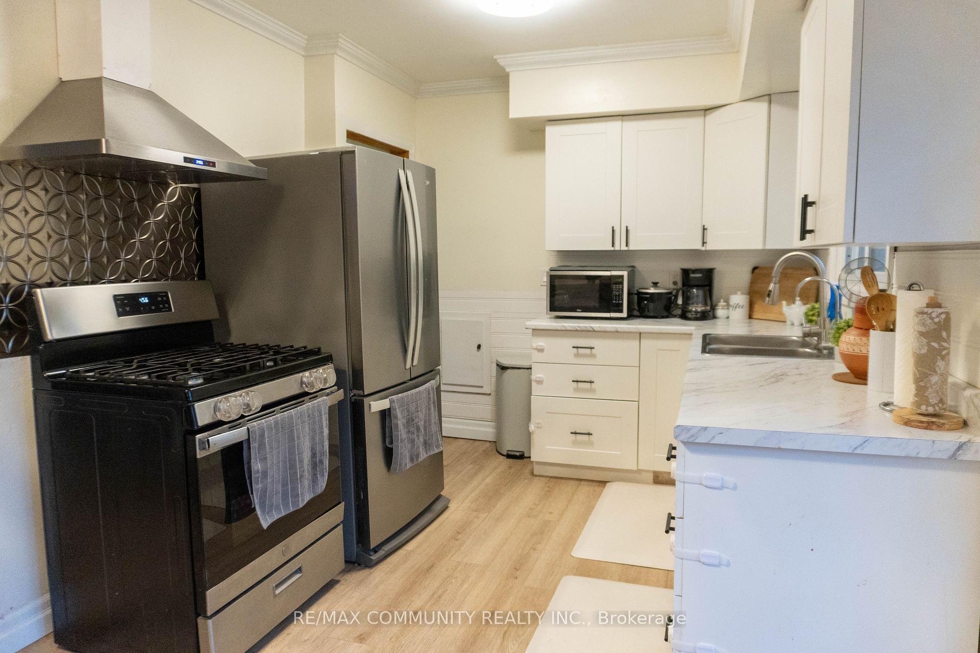 Photo 4 of 355 Southill Drive, Kitchener — HOMEH