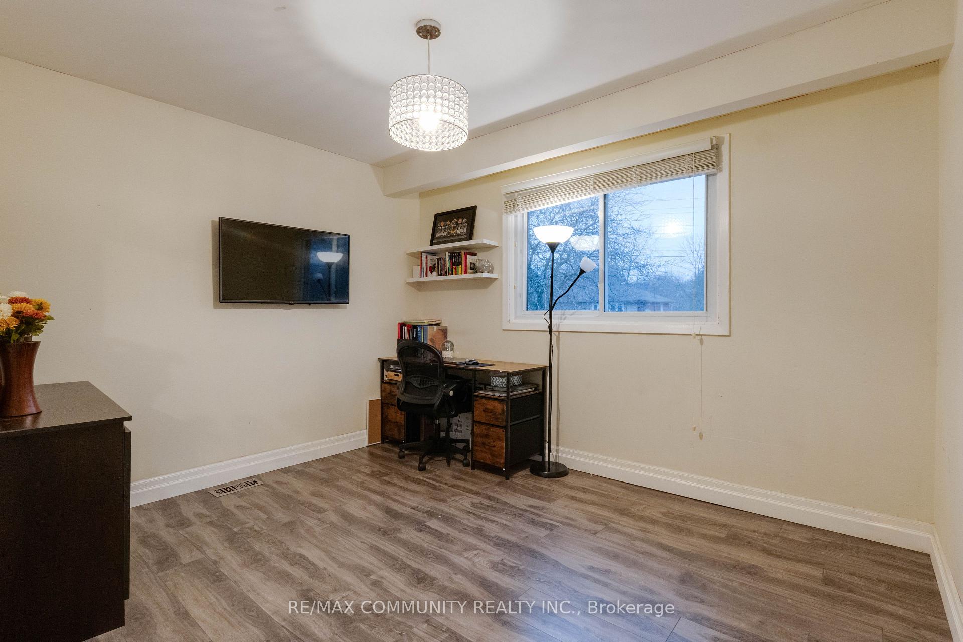 Photo 14 of 355 Southill Drive, Kitchener — HOMEH