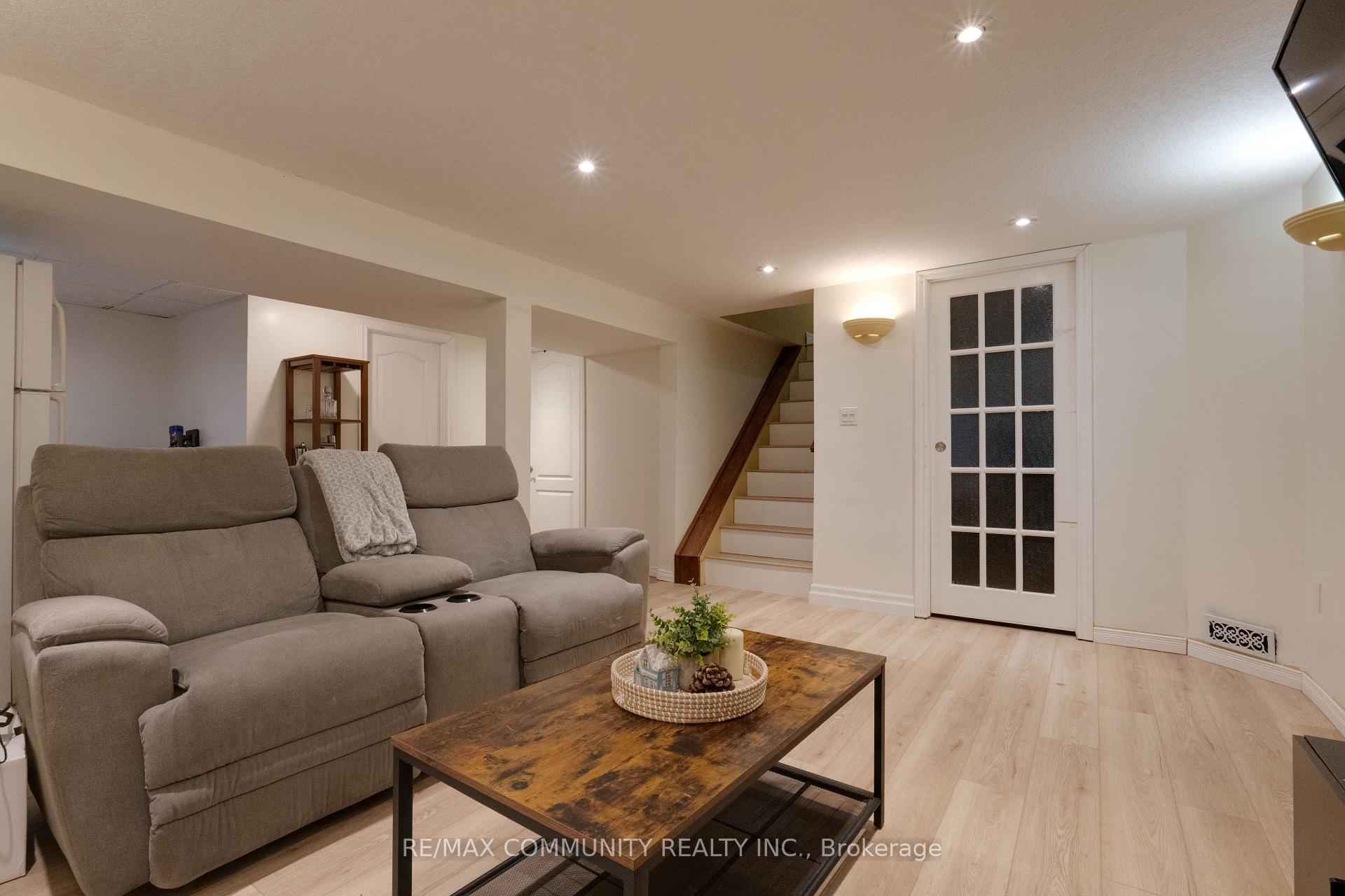 Photo 11 of 355 Southill Drive, Kitchener — HOMEH