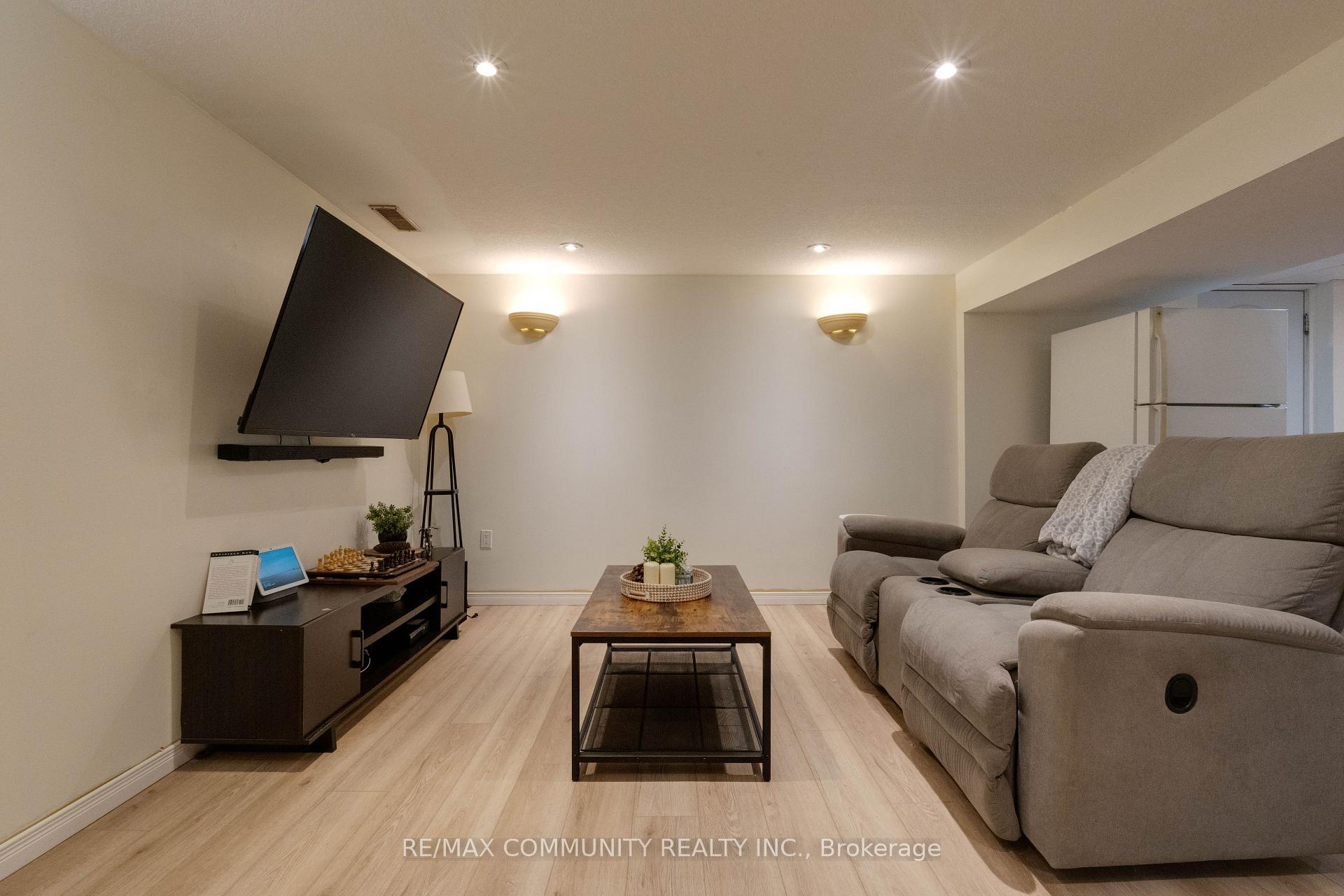 Photo 17 of 355 Southill Drive, Kitchener — HOMEH