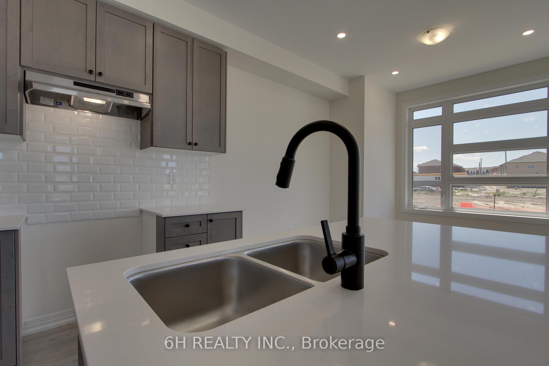 Photo 16 of 2618 Hibiscus Drive, Pickering, Rural Pickering — HOMEH