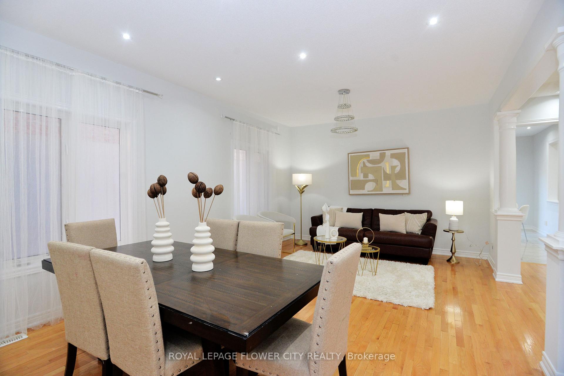 Photo 5 of 11 Lyndbrook Crescent, Brampton, Bram East — HOMEH