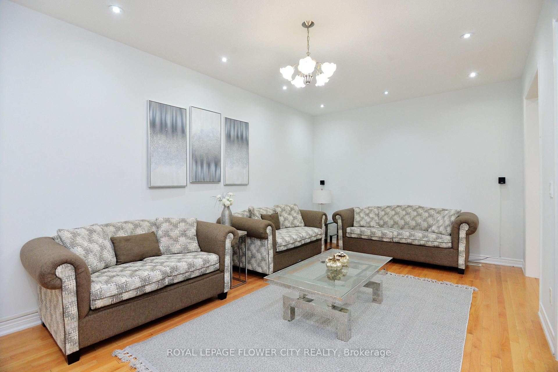 Photo 11 of 11 Lyndbrook Crescent, Brampton, Bram East — HOMEH