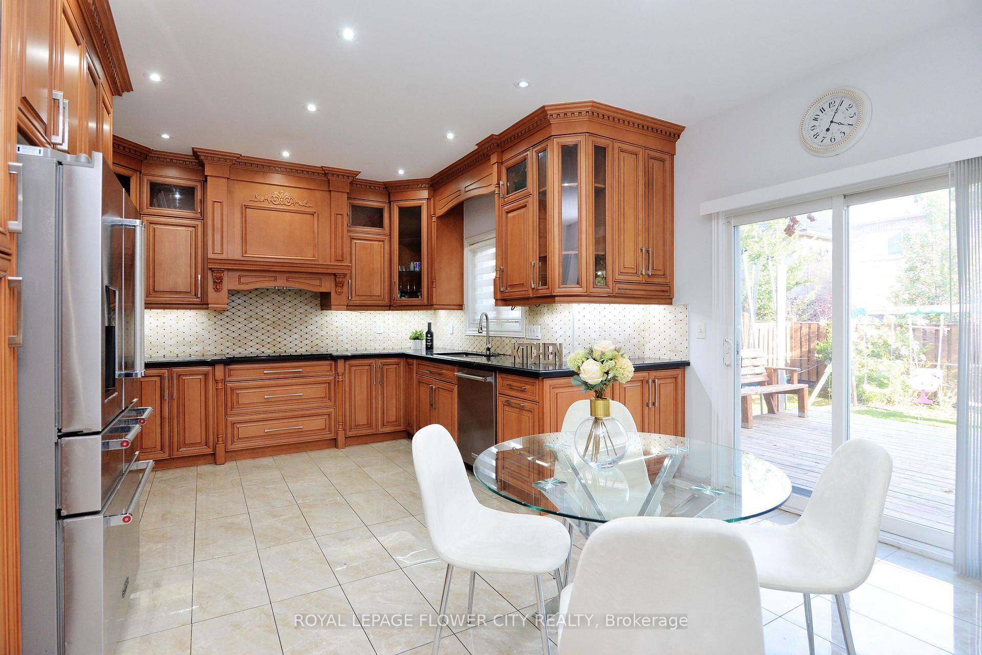 Photo 8 of 11 Lyndbrook Crescent, Brampton, Bram East — HOMEH