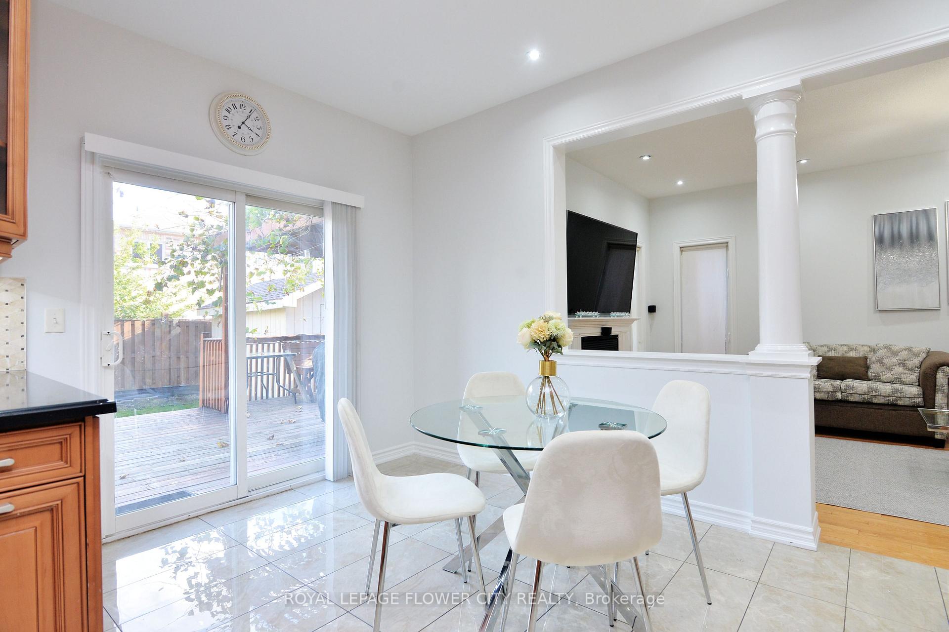 Photo 12 of 11 Lyndbrook Crescent, Brampton, Bram East — HOMEH