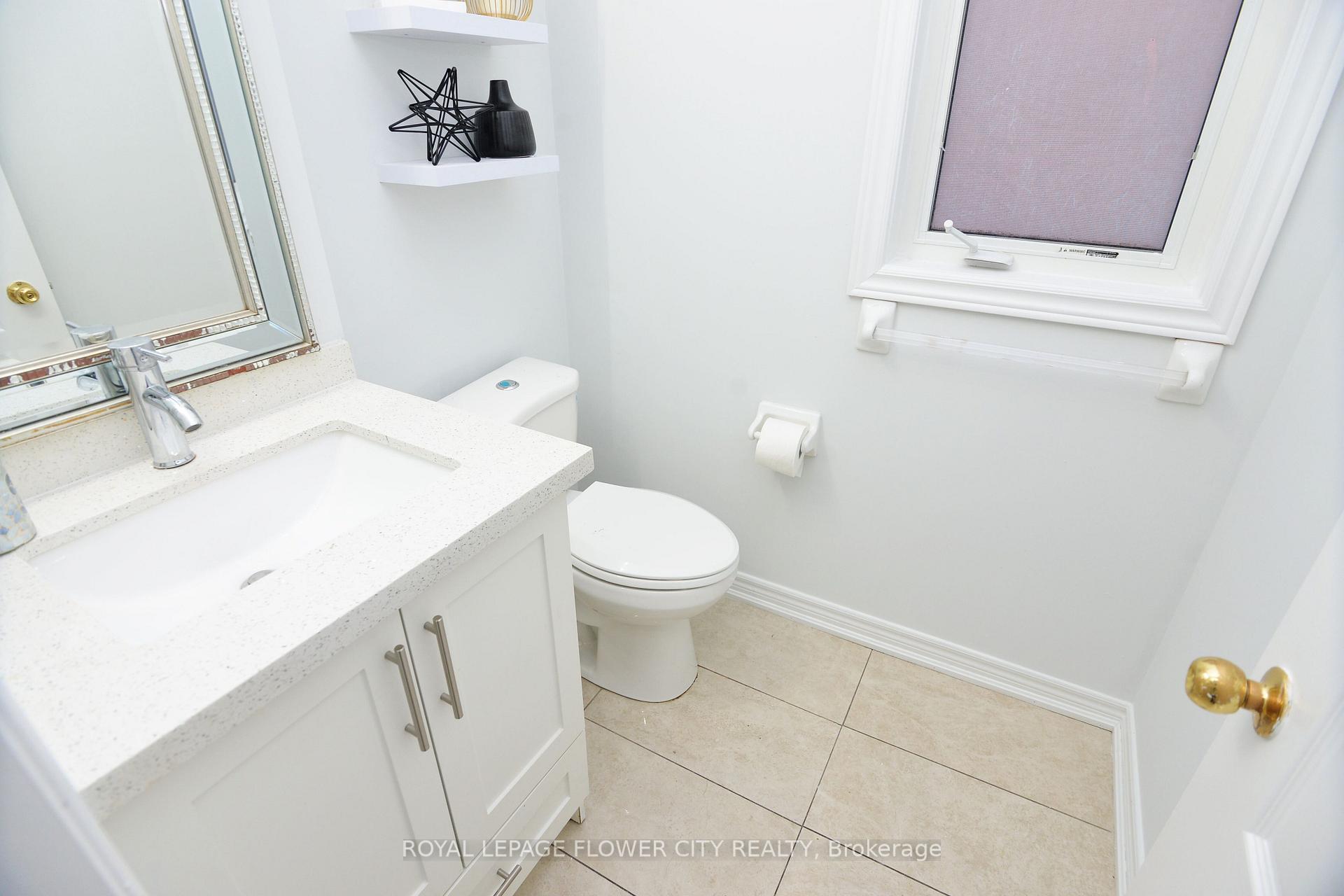 Photo 23 of 11 Lyndbrook Crescent, Brampton, Bram East — HOMEH