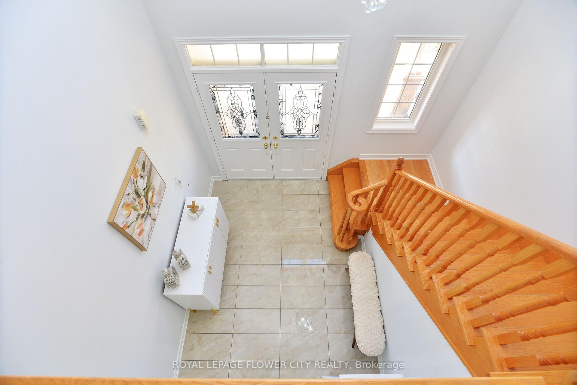 Photo 14 of 11 Lyndbrook Crescent, Brampton, Bram East — HOMEH