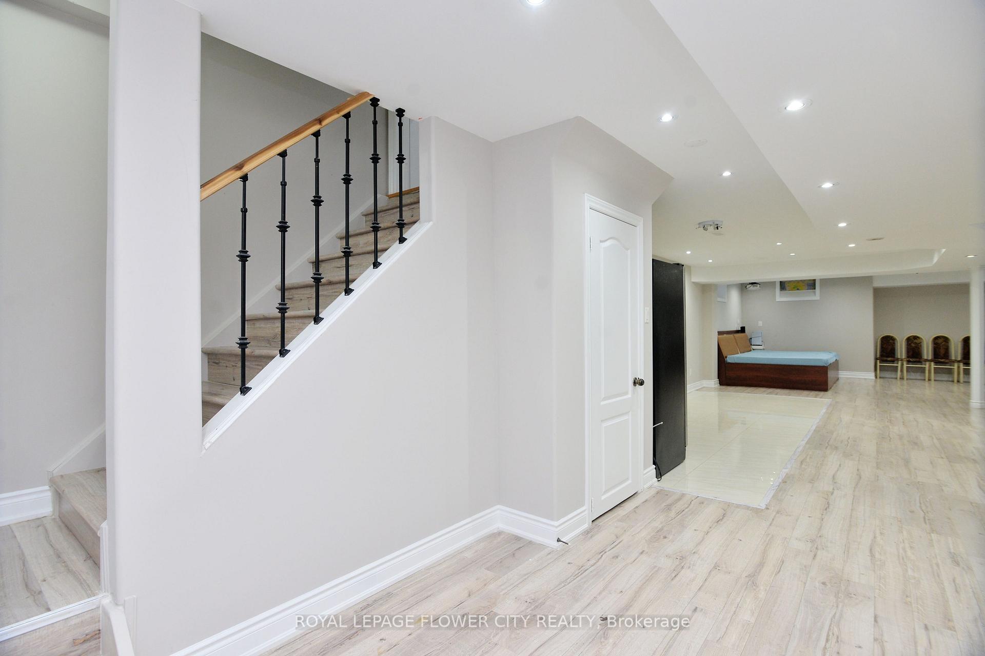 Photo 27 of 11 Lyndbrook Crescent, Brampton, Bram East — HOMEH