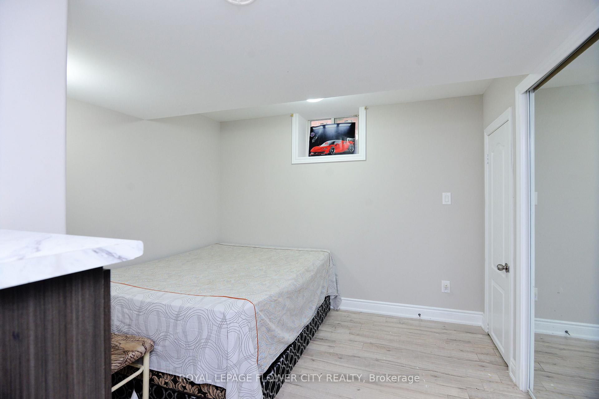Photo 37 of 11 Lyndbrook Crescent, Brampton, Bram East — HOMEH