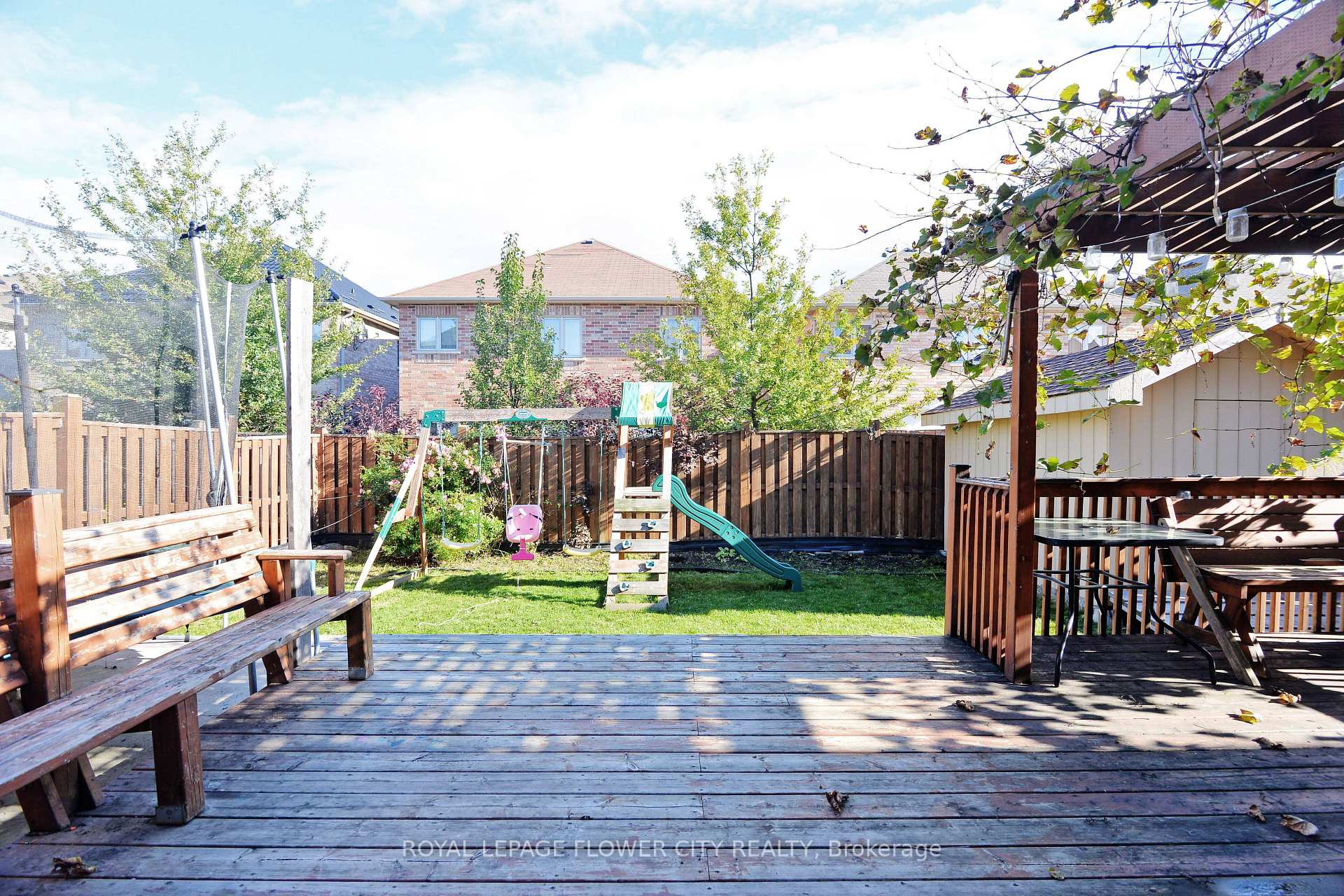 Photo 35 of 11 Lyndbrook Crescent, Brampton, Bram East — HOMEH