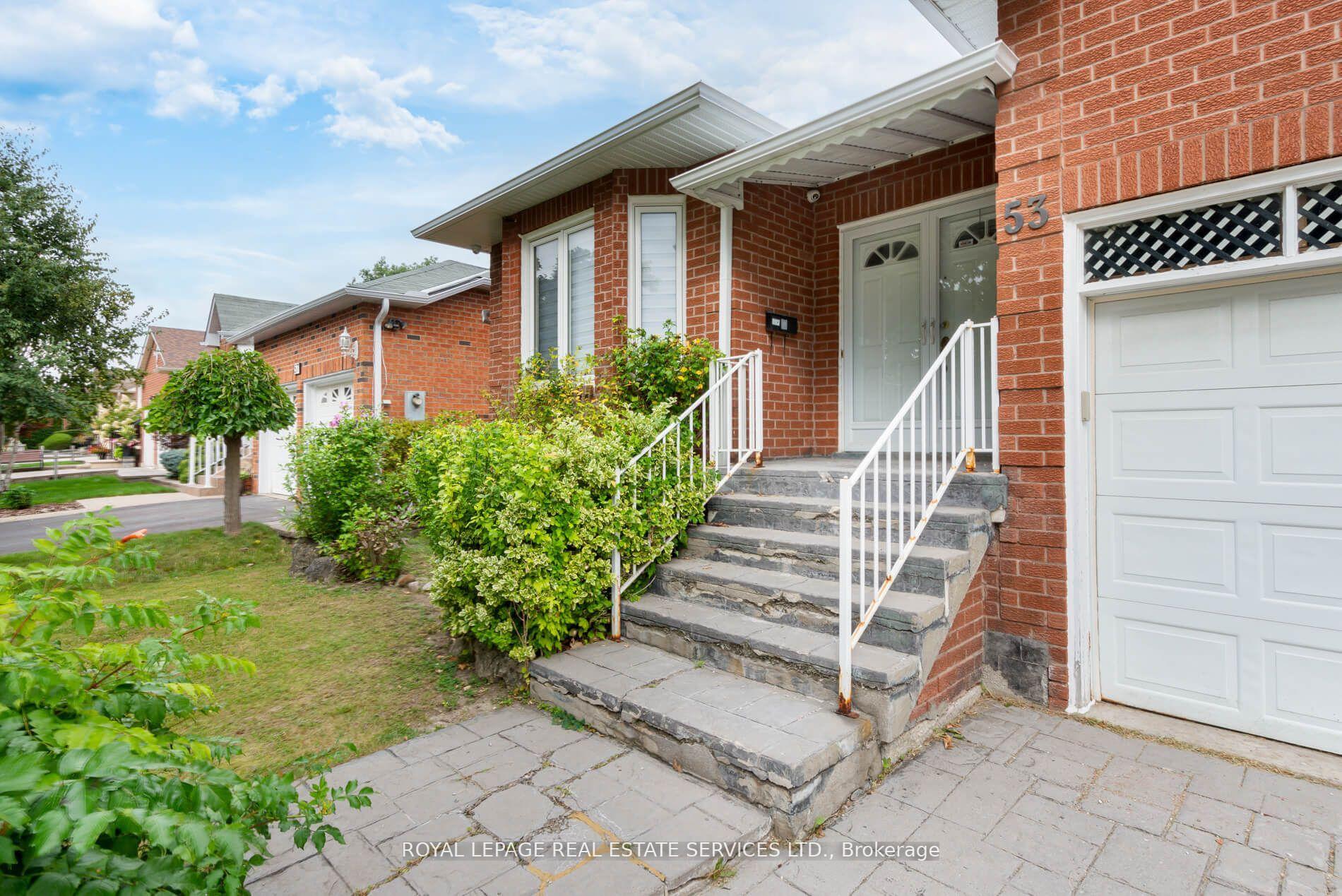 Photo 4 of 53 Findhorn Crescent, Vaughan, Maple — HOMEH