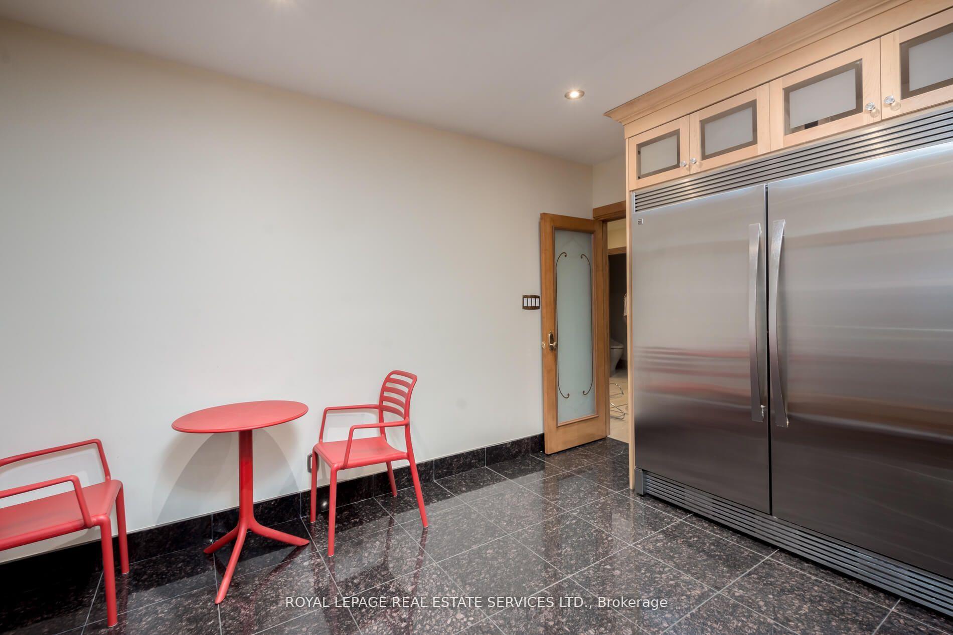 Photo 12 of 53 Findhorn Crescent, Vaughan, Maple — HOMEH