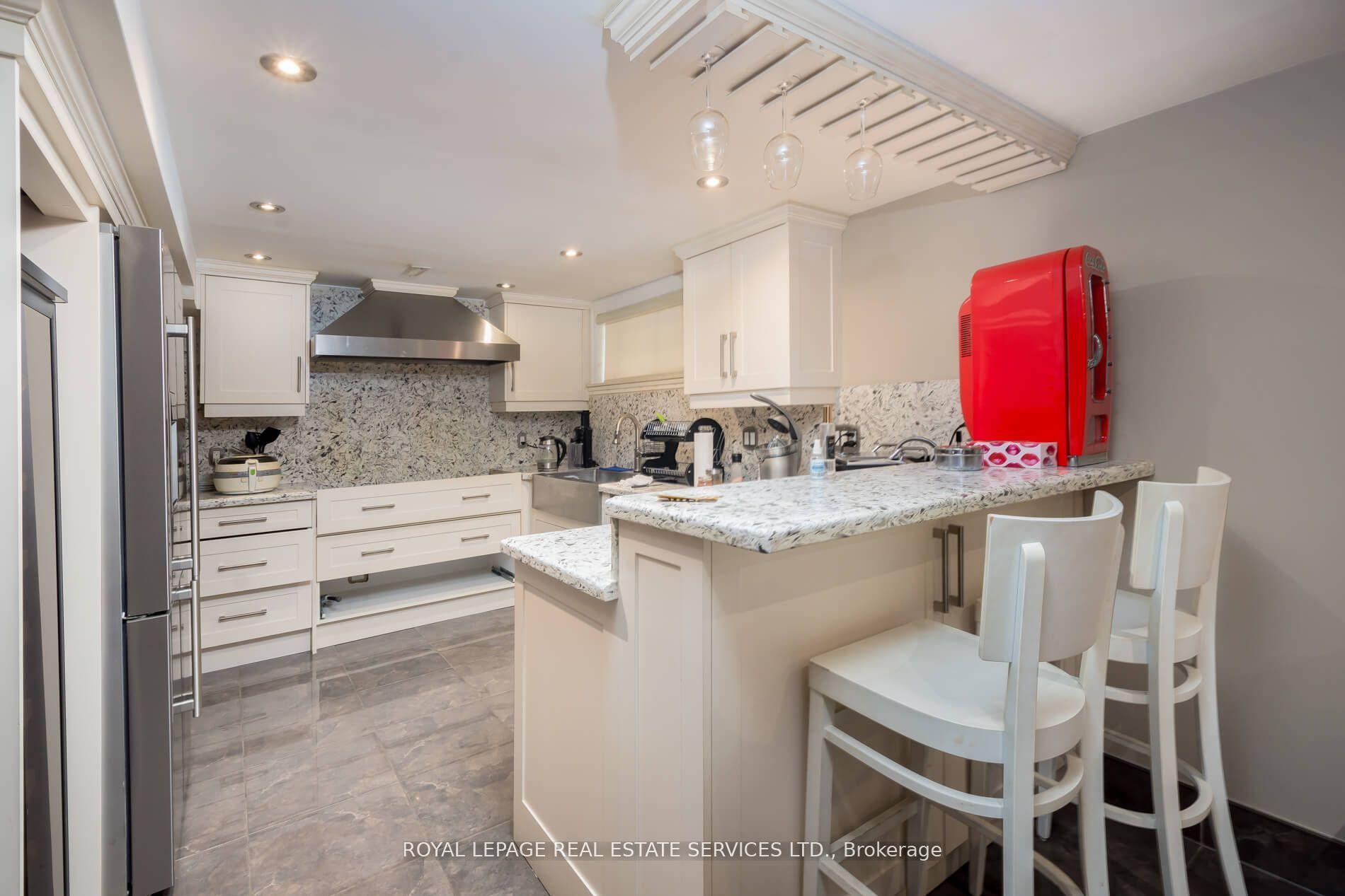 Photo 23 of 53 Findhorn Crescent, Vaughan, Maple — HOMEH