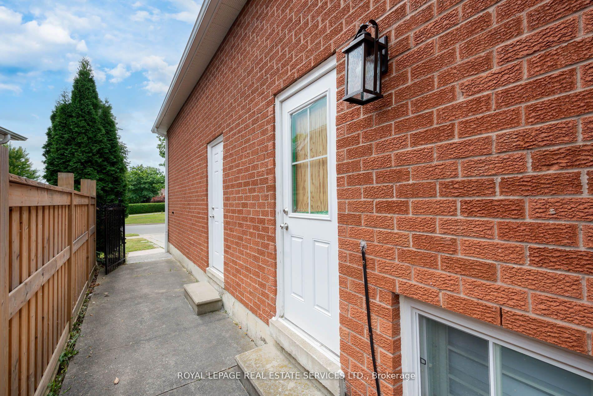 Photo 16 of 53 Findhorn Crescent, Vaughan, Maple — HOMEH
