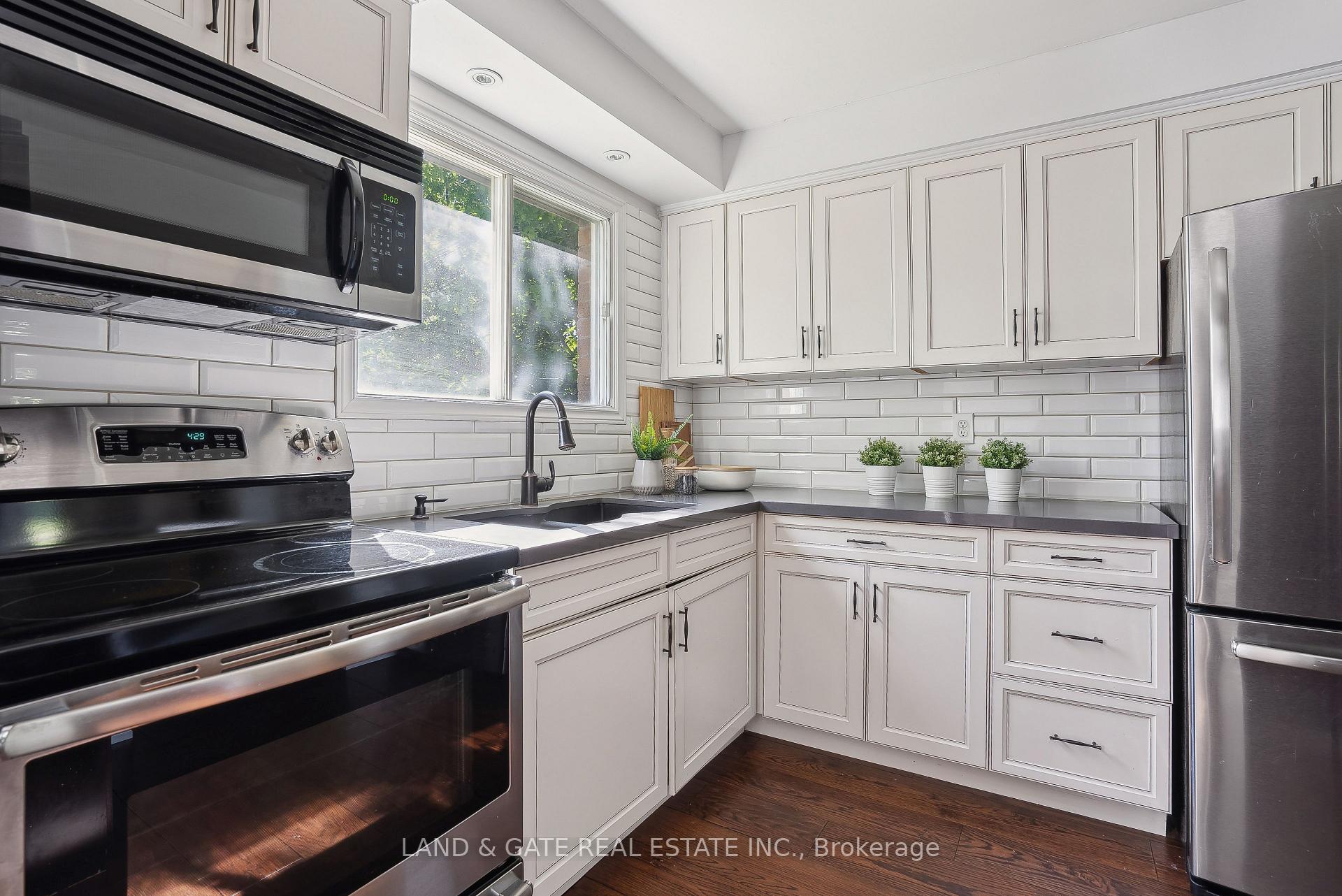 Photo 11 of 1100 Augusta Avenue, Oshawa, Donevan — HOMEH