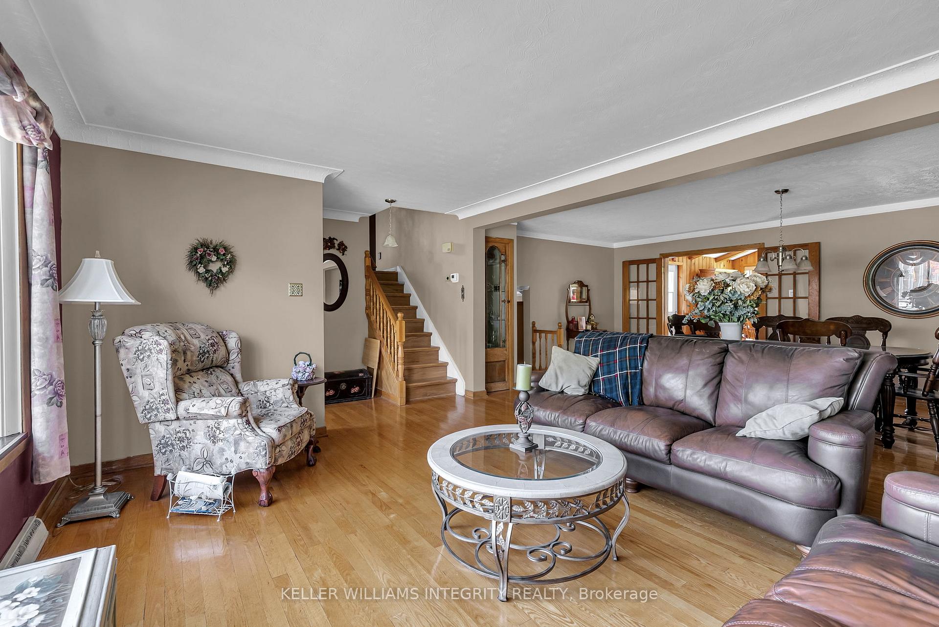 Photo 4 of 611 Mcconnell Avenue, Cornwall — HOMEH