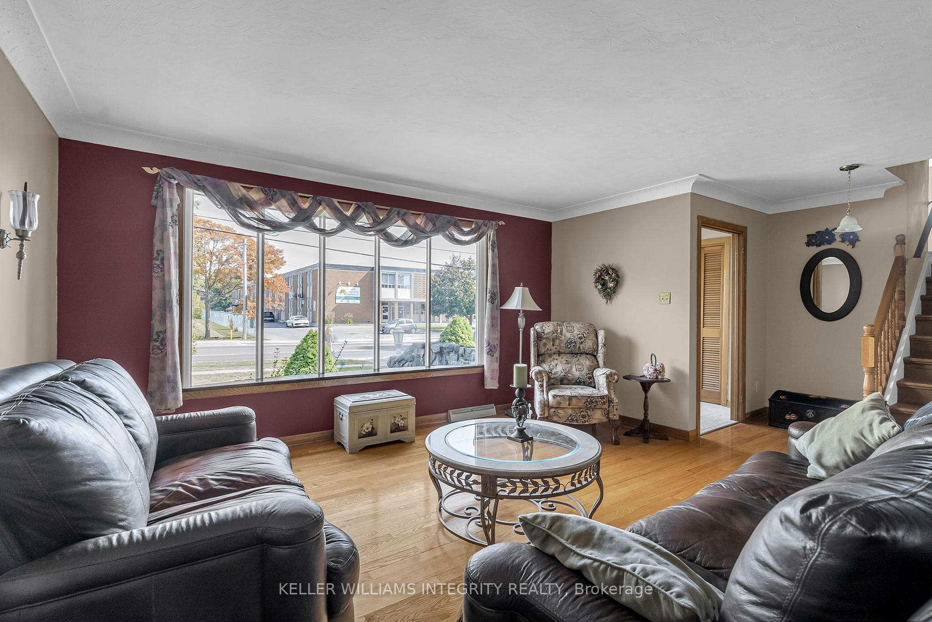 Photo 6 of 611 Mcconnell Avenue, Cornwall — HOMEH