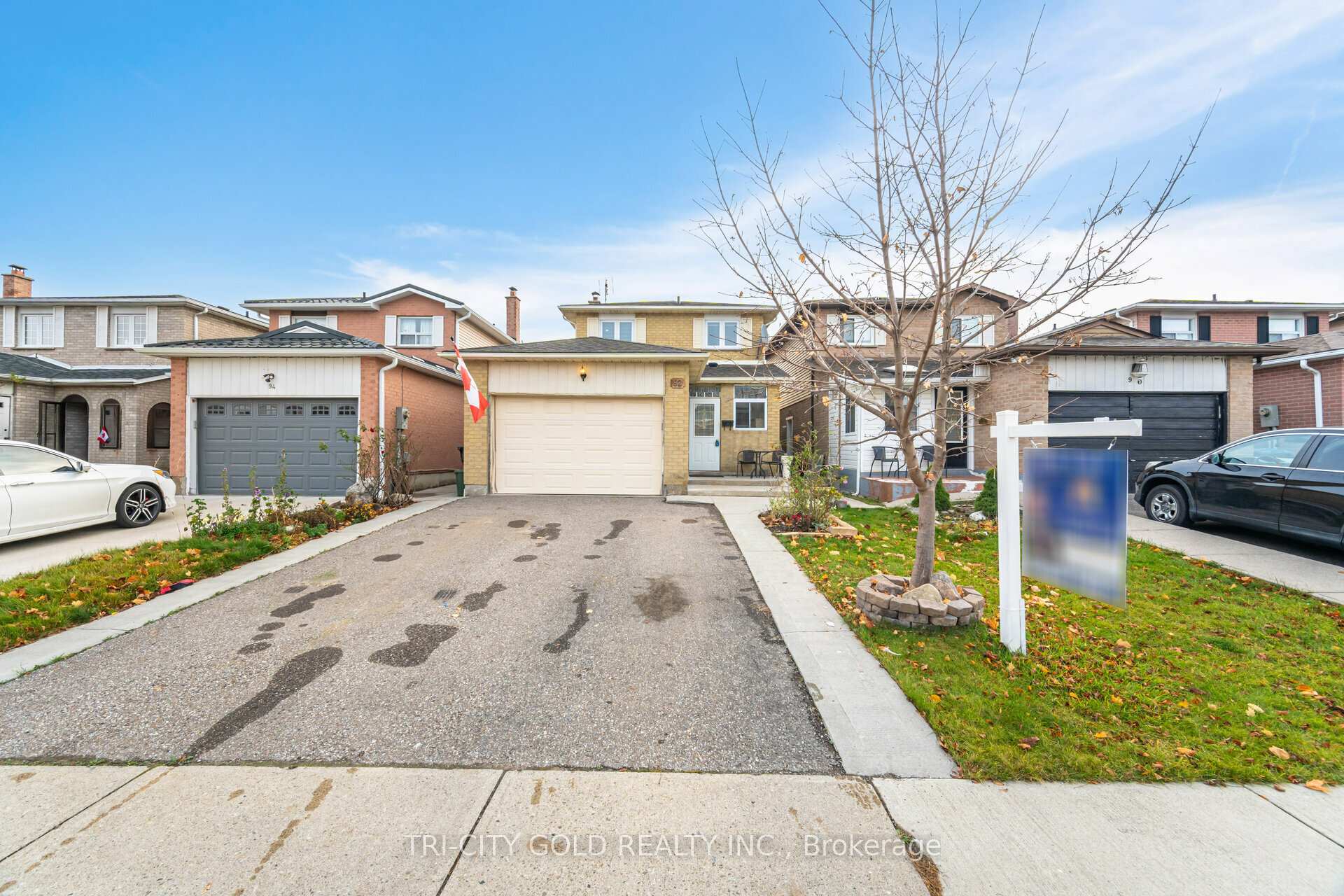 Photo 1 of 92 Newbridge Crescent, Brampton, Westgate — HOMEH