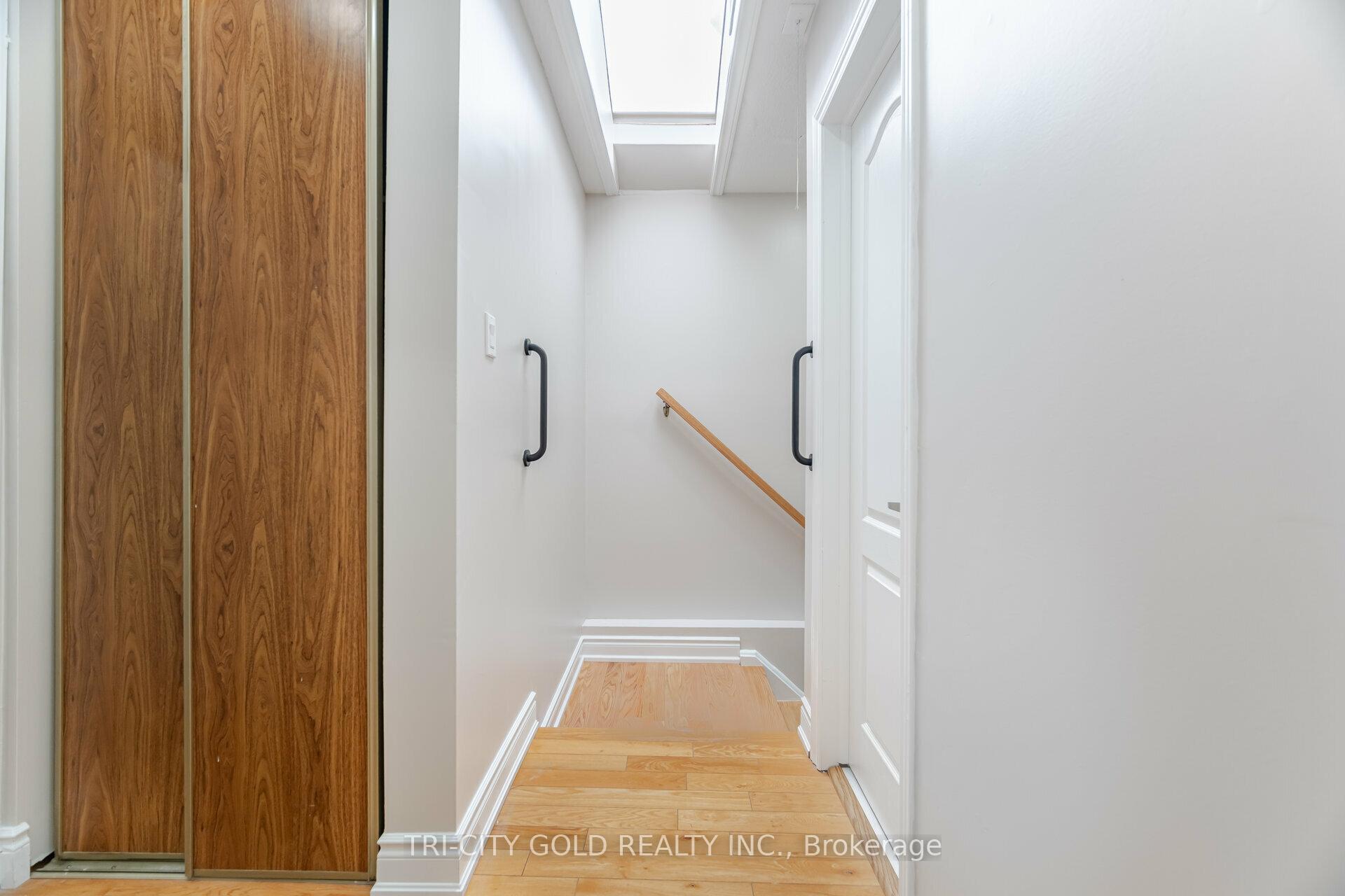 Photo 11 of 92 Newbridge Crescent, Brampton, Westgate — HOMEH