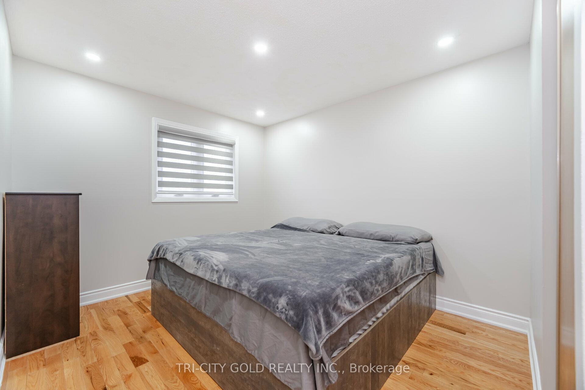 Photo 18 of 92 Newbridge Crescent, Brampton, Westgate — HOMEH