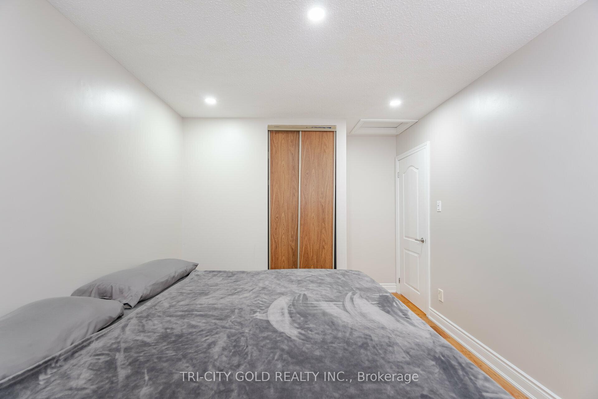 Photo 28 of 92 Newbridge Crescent, Brampton, Westgate — HOMEH